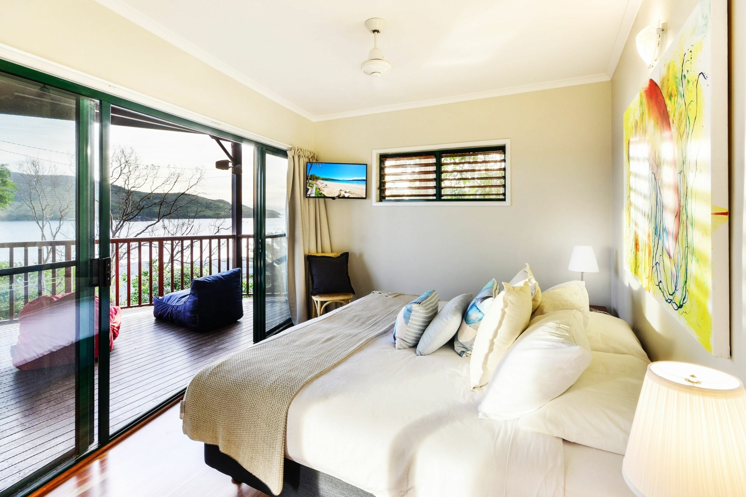 Casuarina Cove 16 Ocean View Deluxe Refurbished 3 Bedroom House Near Marina With Golf Buggy