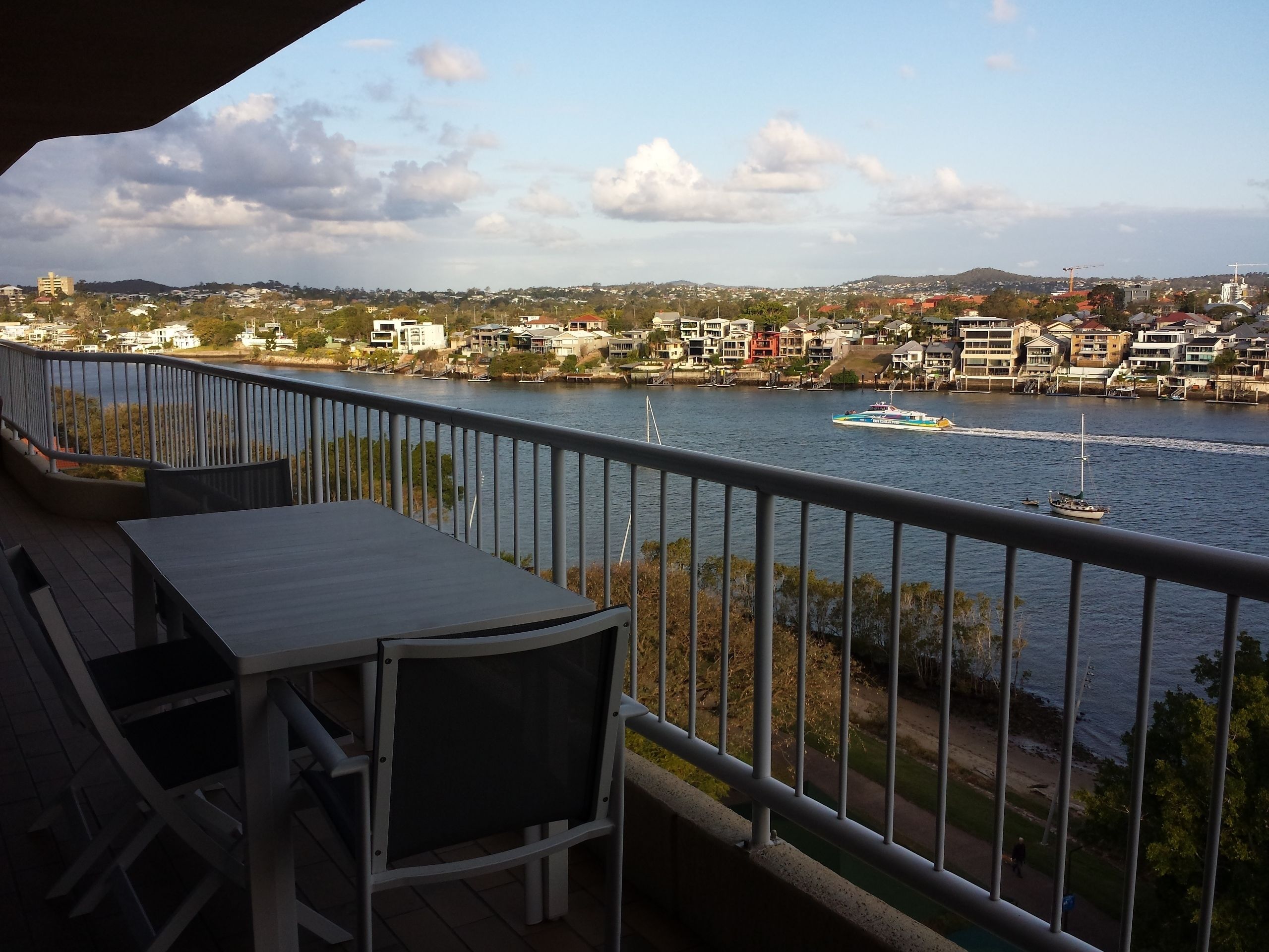 Kirribilli Riverfront Apartments