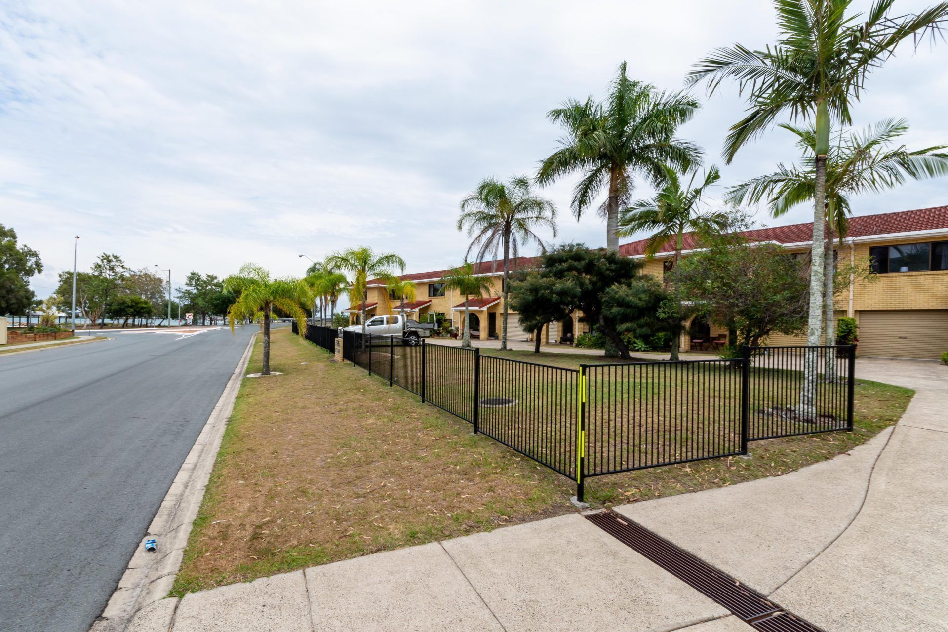 Elegant Waterfront Gem Where the Ocean Meets the Canal!