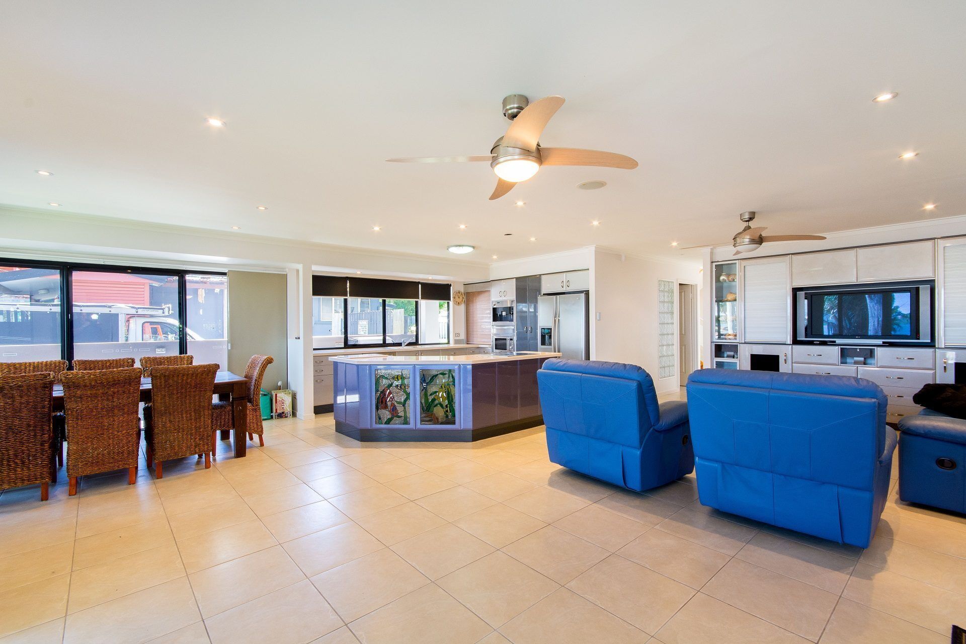 Magical Holiday Home - Welsby Pde, Bongaree