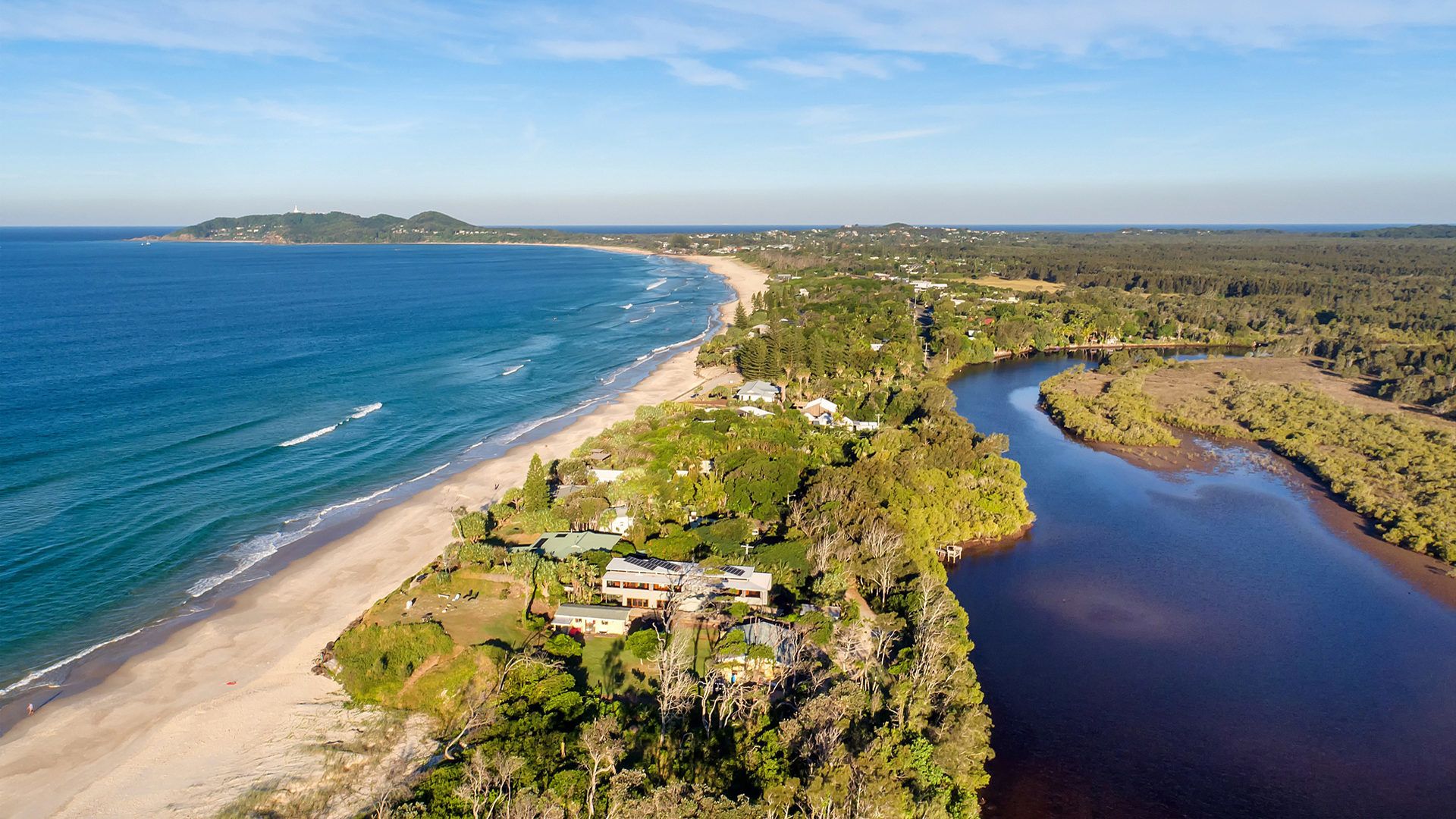 Beachfront Hideaway - luxury right on the beach