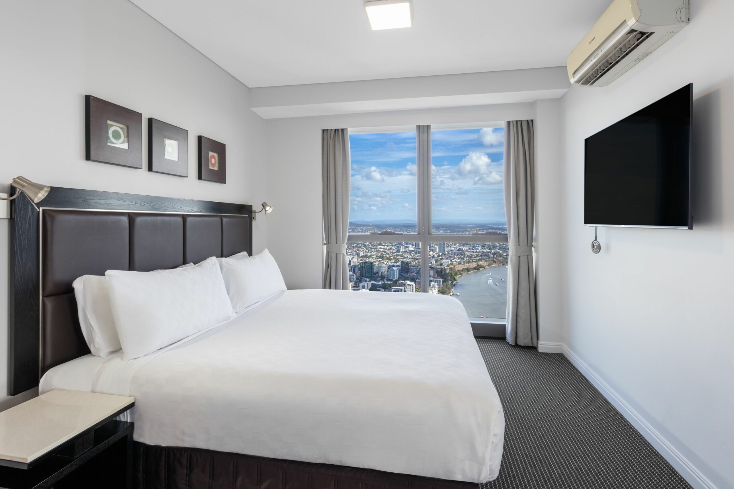 Meriton Suites Adelaide Street, Brisbane