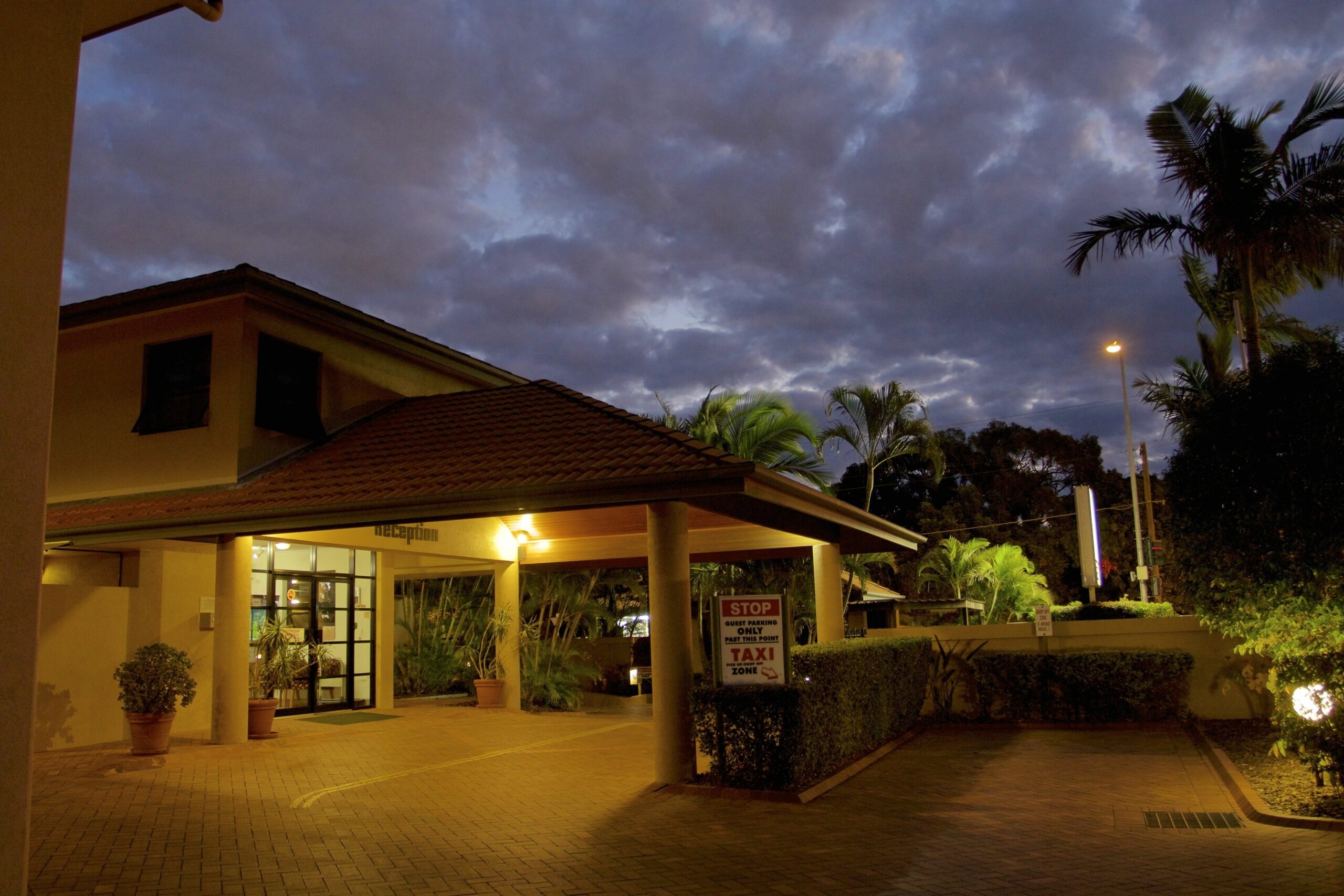 Pegasus Motor Inn and Serviced Apartments