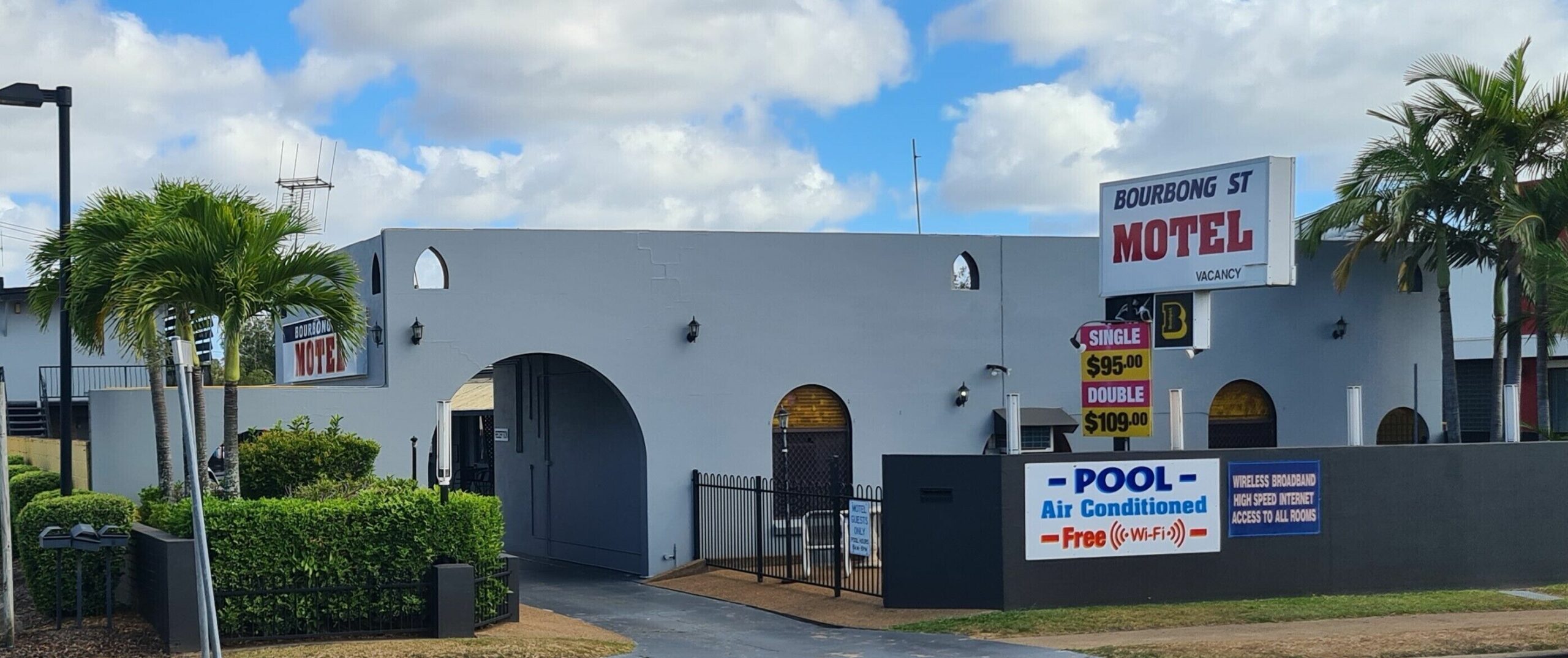 Bourbong Street Motel