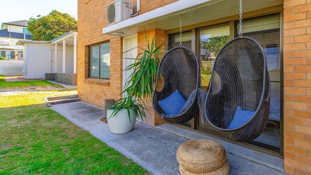 Burleigh Unit 2 -28 Clarence Street - Opposite Main Beach l Linen and Free Wifi