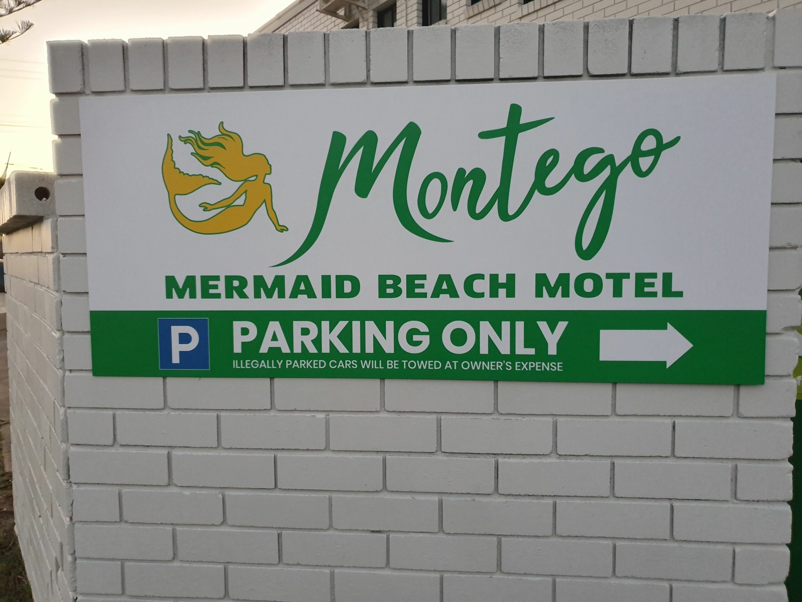 Montego Mermaid Beach Motel