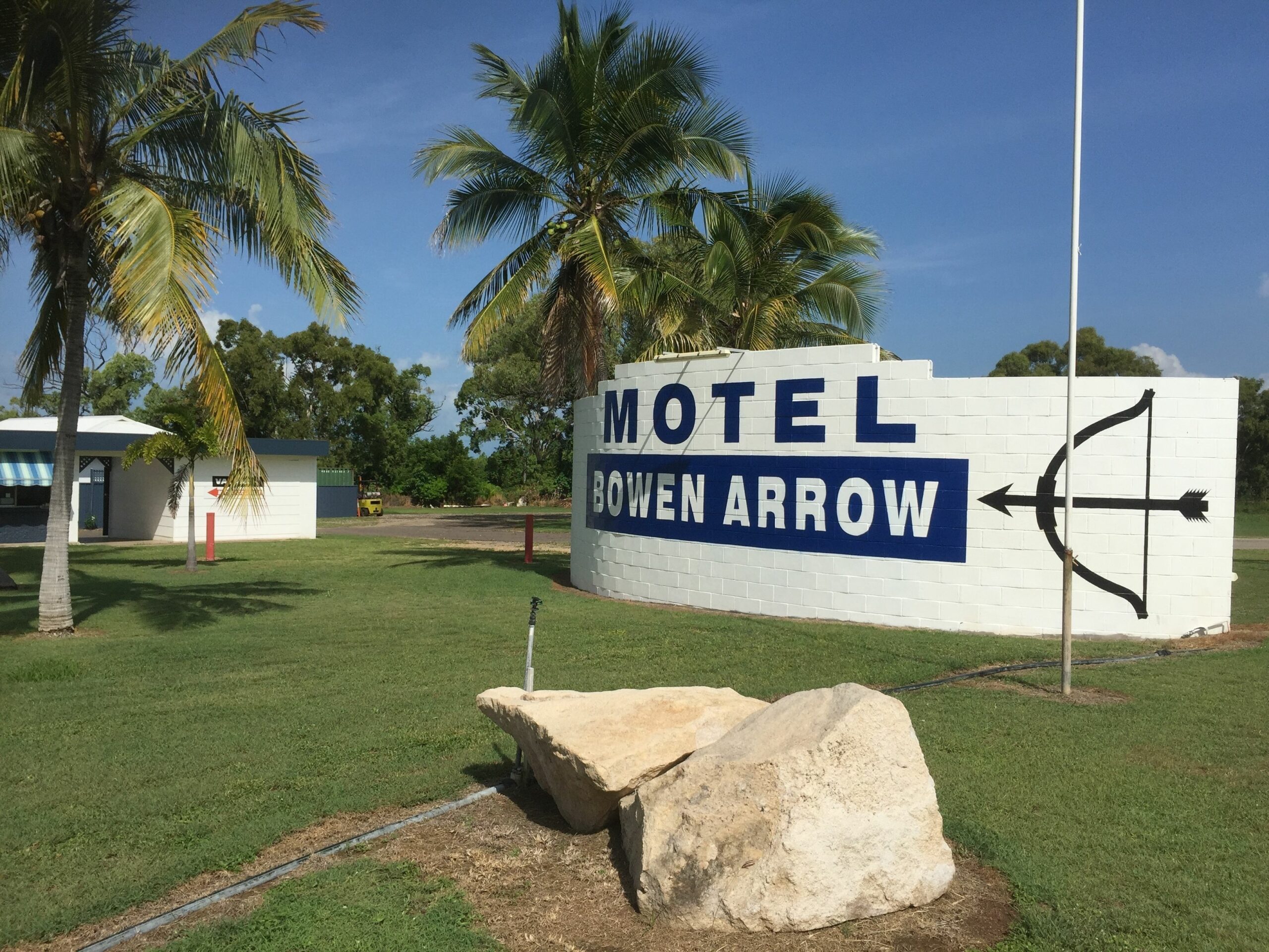 Bowen Arrow Motel