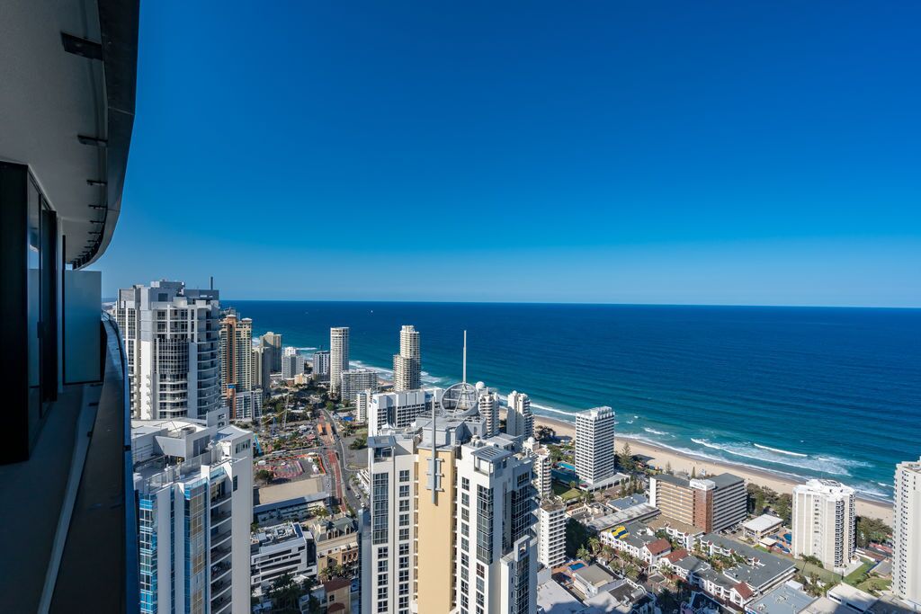 Circle on Cavill Surfers Paradise - GCLR