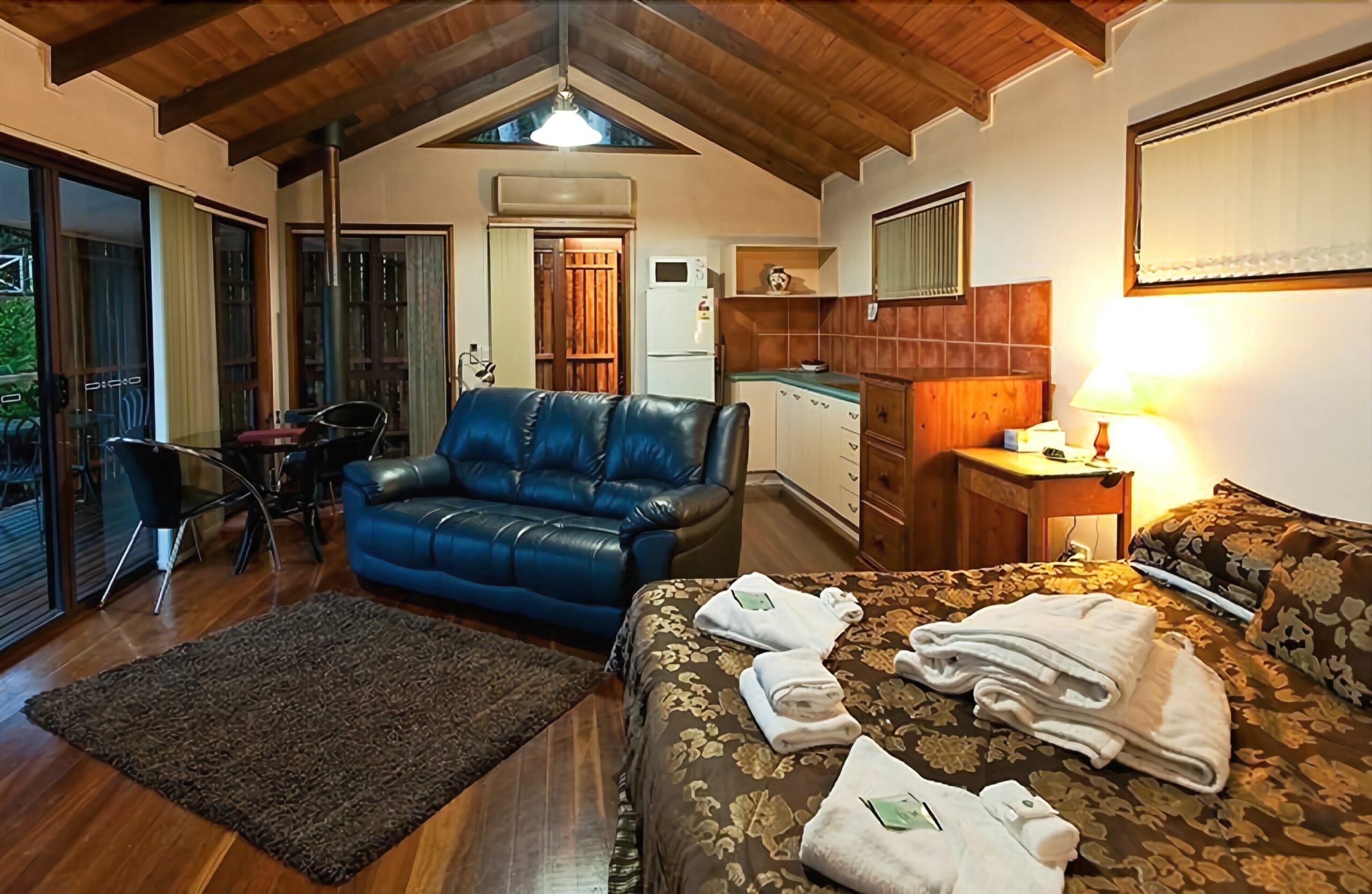 Treetops Accommodation Montville