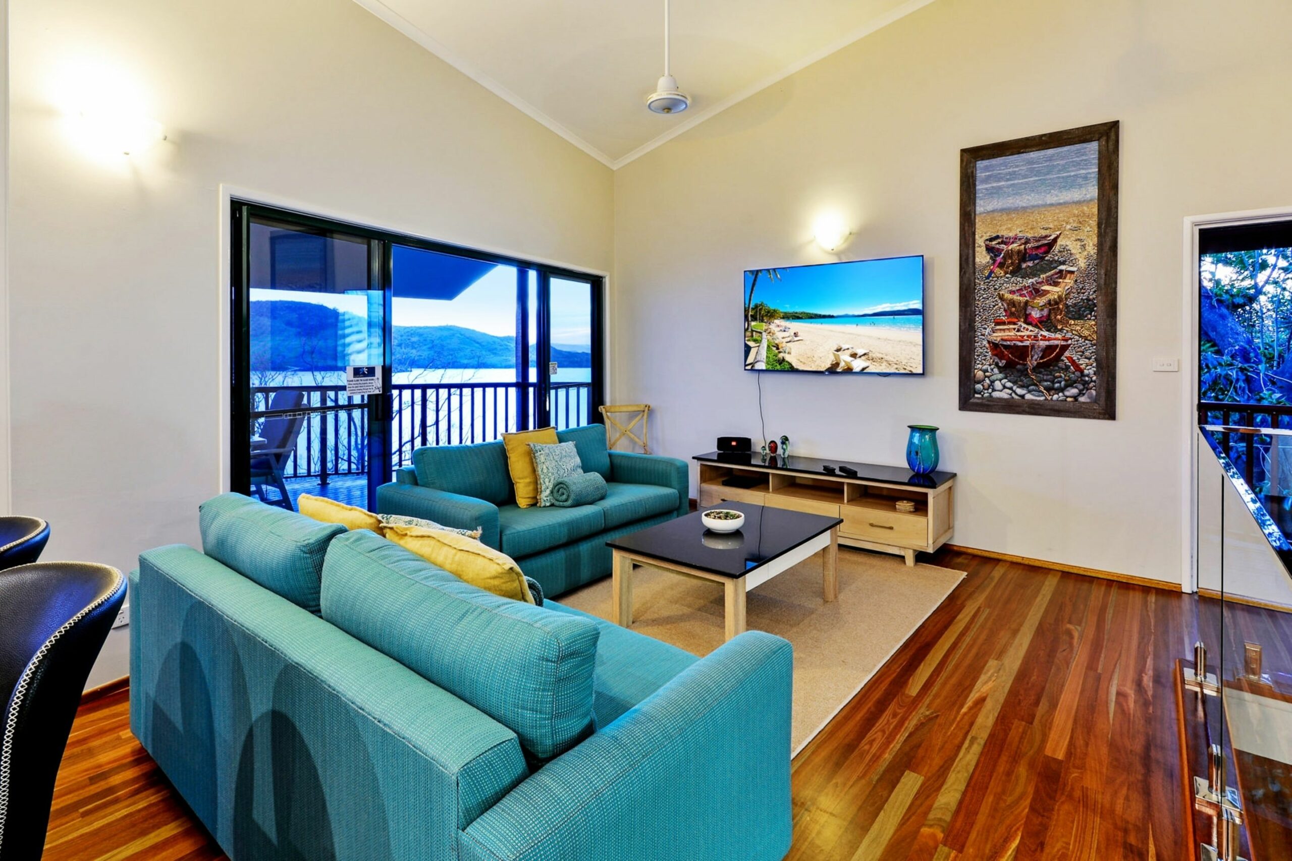 Casuarina Cove 16 Ocean View Deluxe Refurbished 3 Bedroom House Near Marina With Golf Buggy