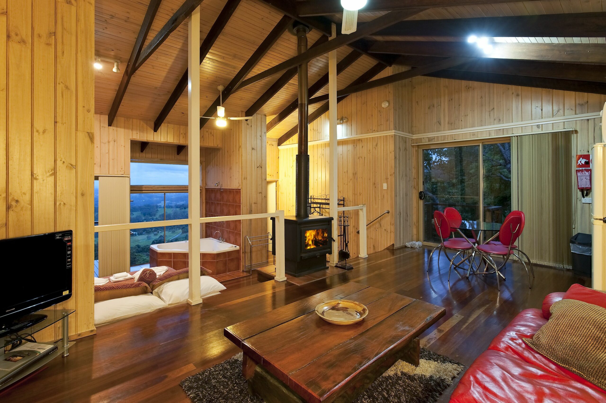 Treetops Accommodation Montville