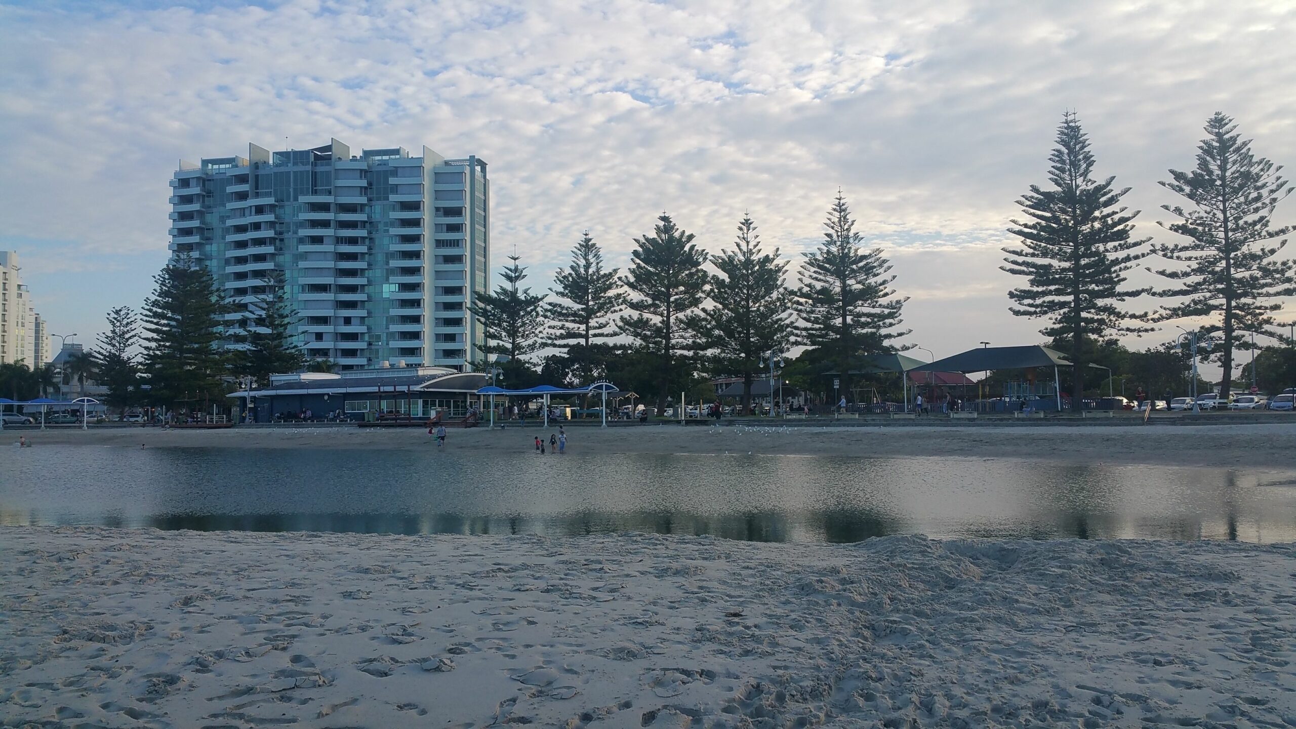 Beachfront Resort 2 Bedroom High Floor