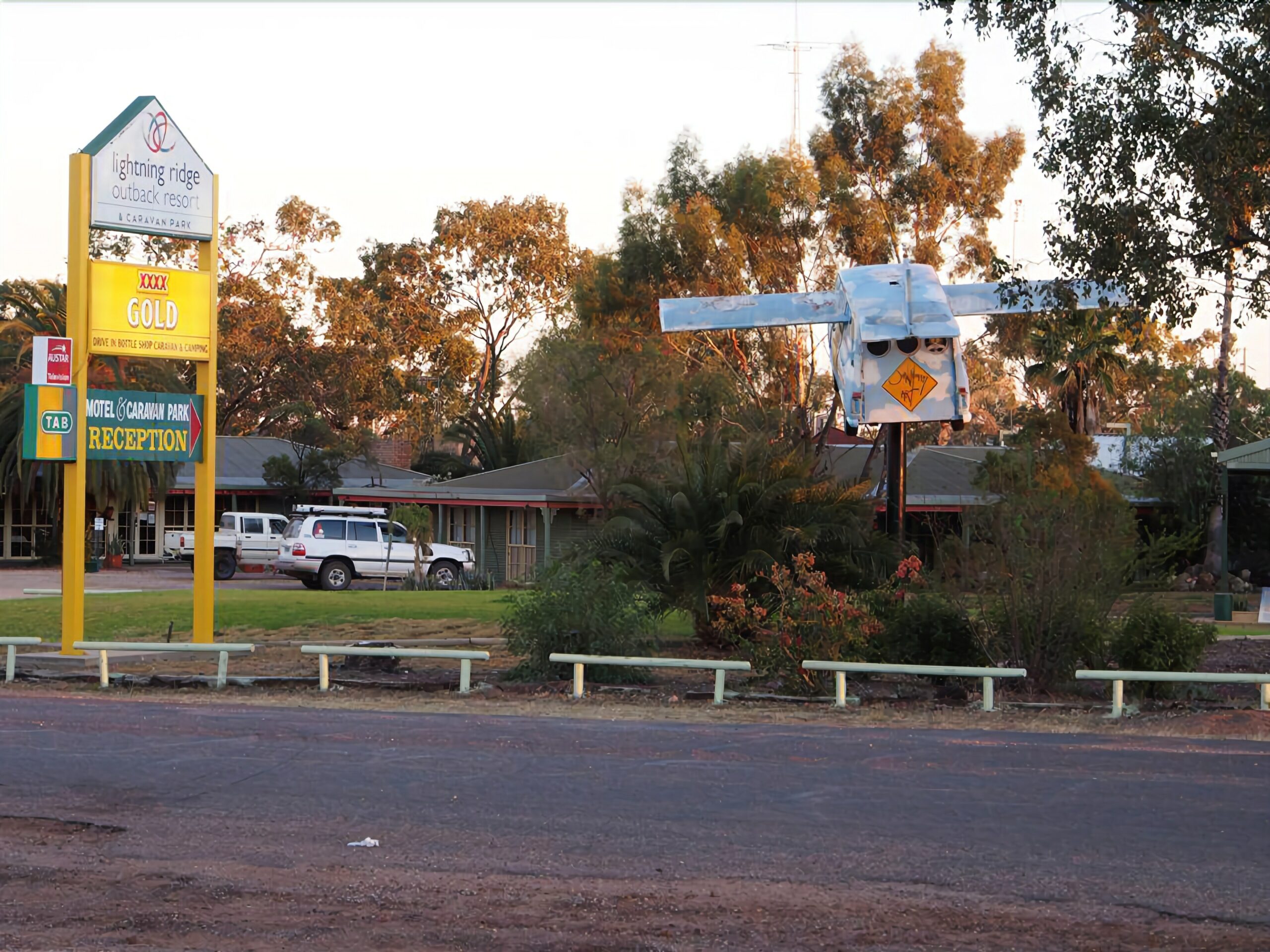 Lightning Ridge Outback Resort & Caravan Park