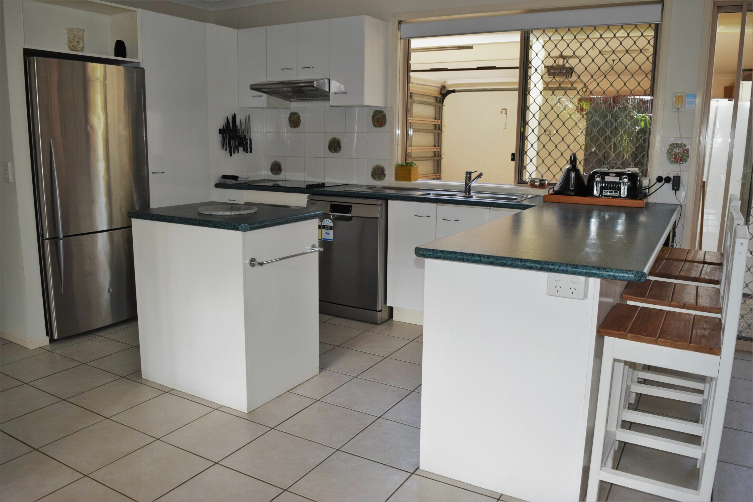 Spacious Pet Friendly Home With Private Pool 5mins From Mooloolaba Beach