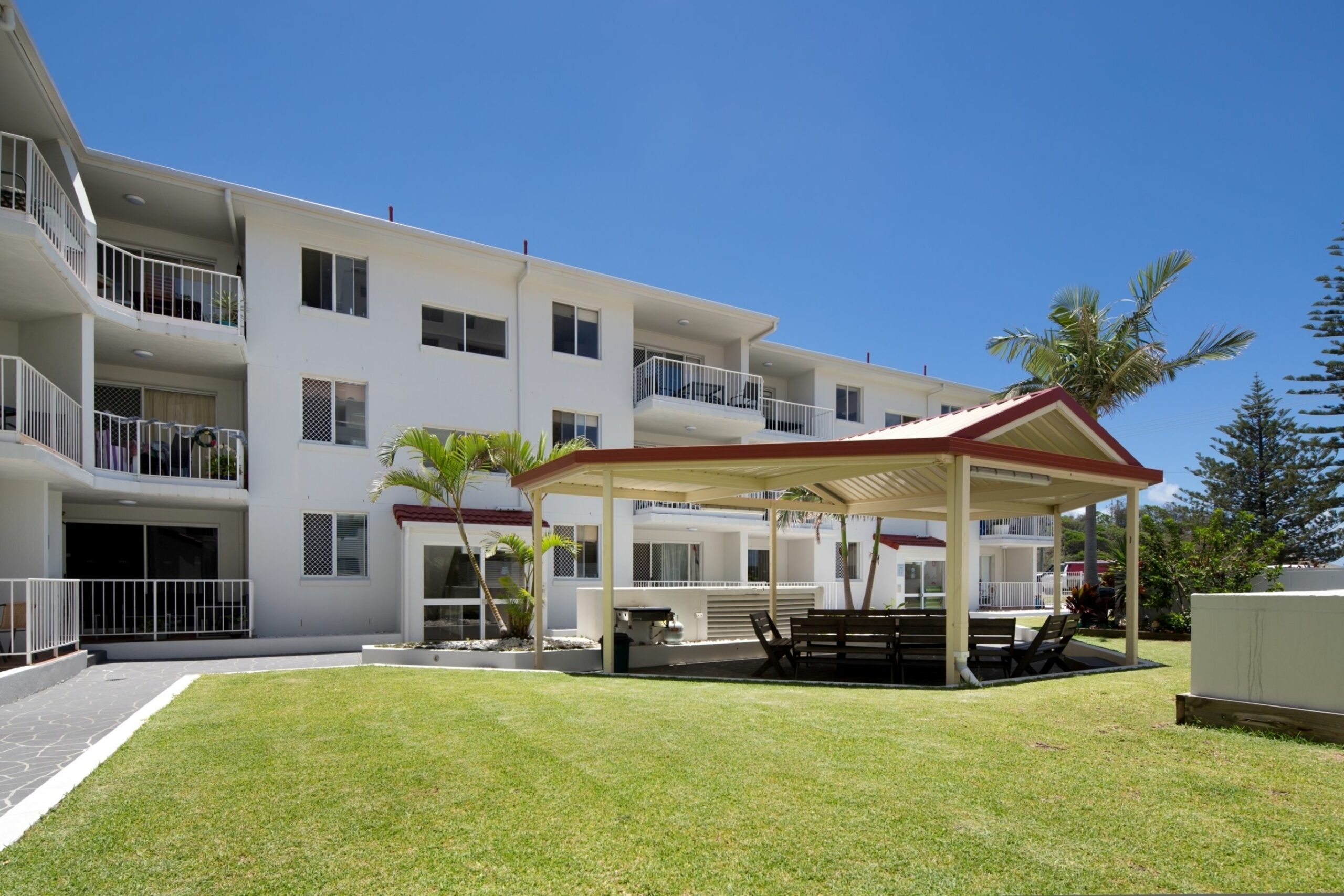 Burleigh Point Holiday Apartments