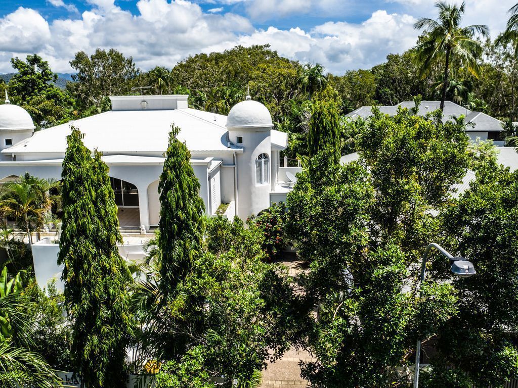 Stunning Sands Villa on the Beachfront @ Port Douglas