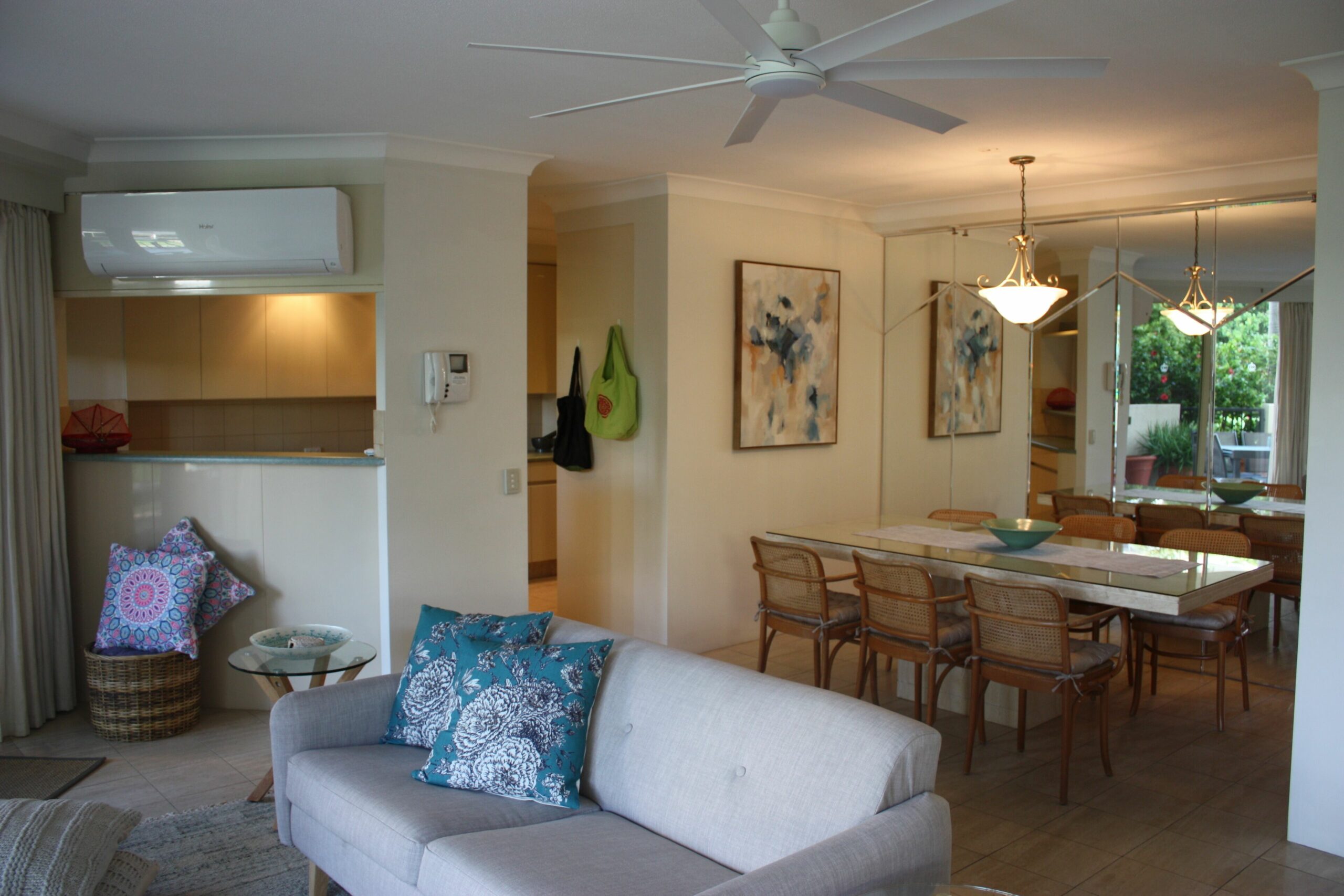 Contessa Holiday Apartments