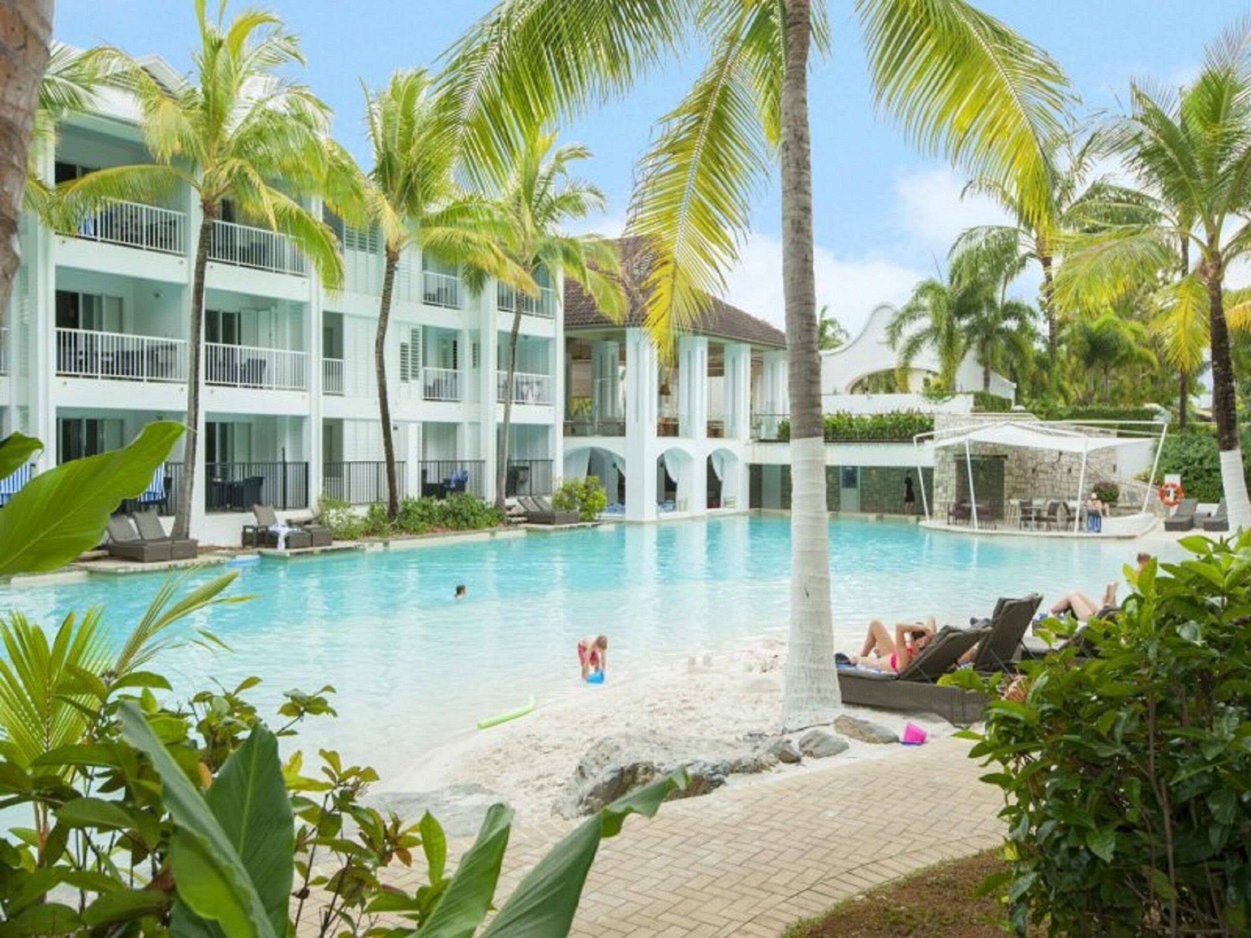 Beach Club Port Douglas 3 Bedroom Luxury Apartment