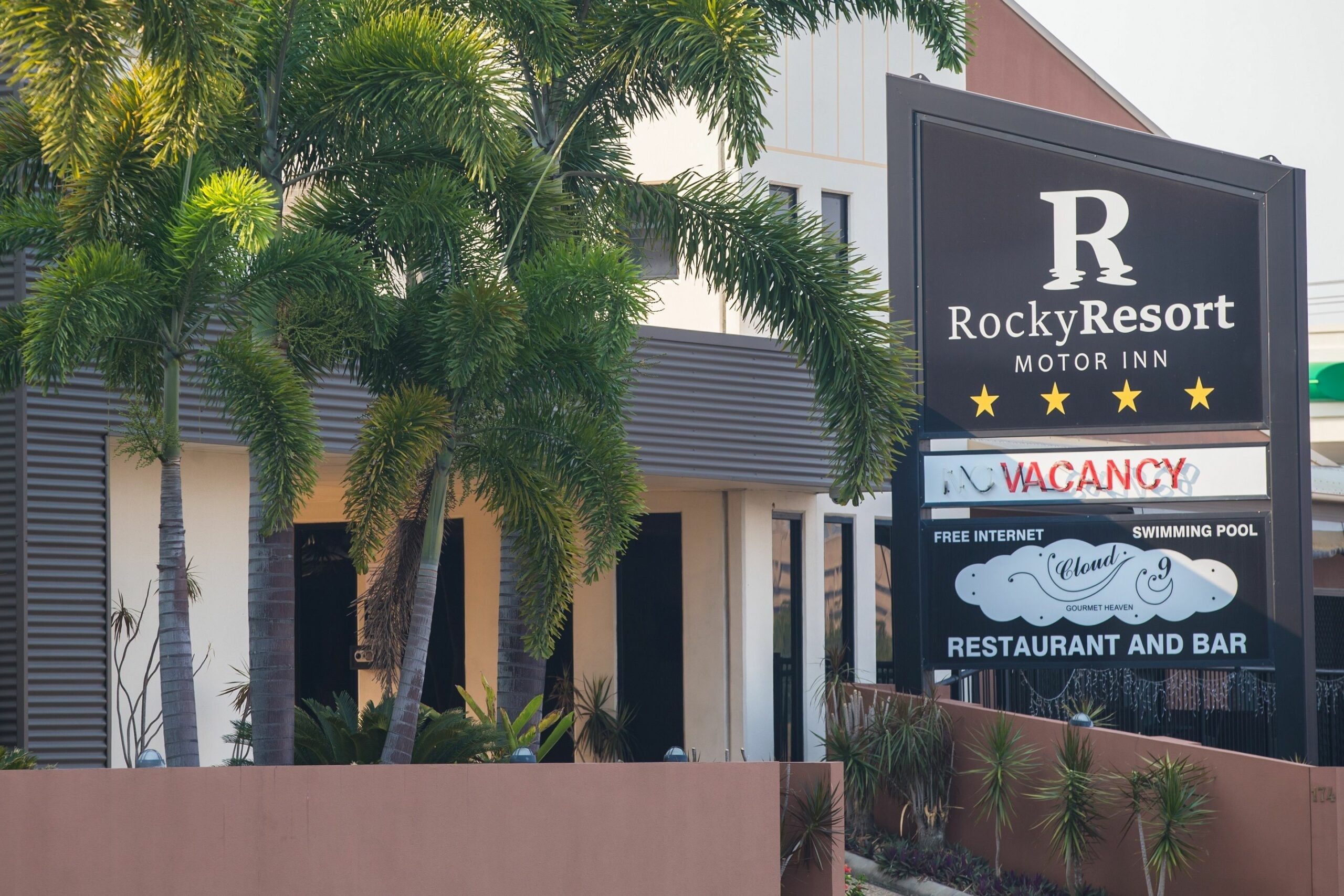 Rocky Resort Motor Inn