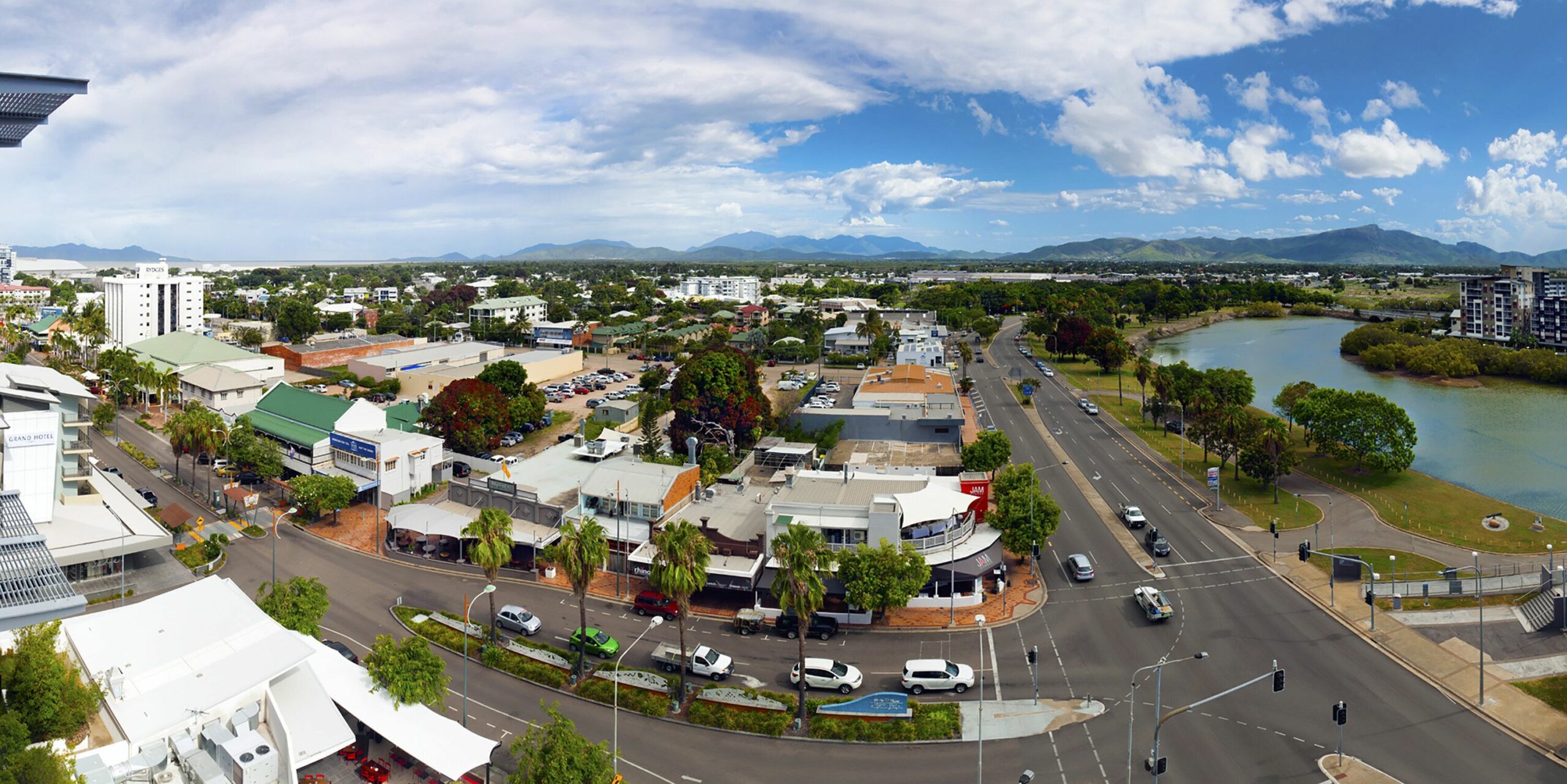 Oaks Townsville Gateway Suites