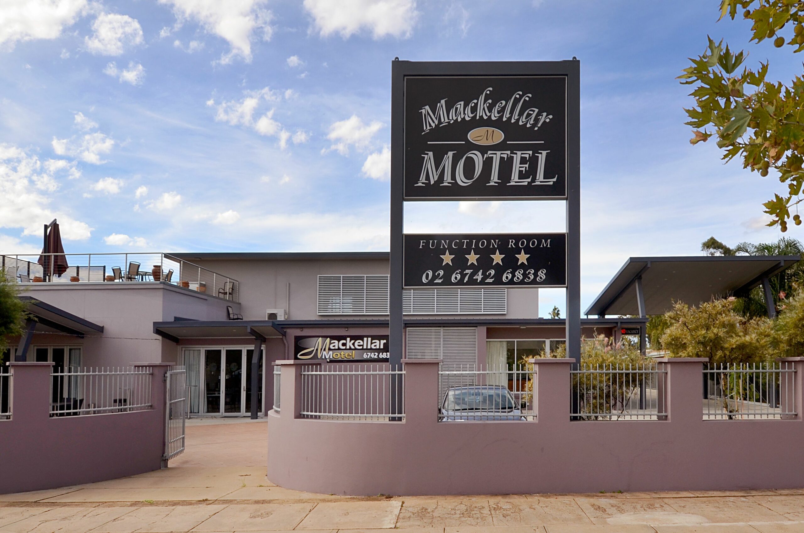 Mackellar Motel