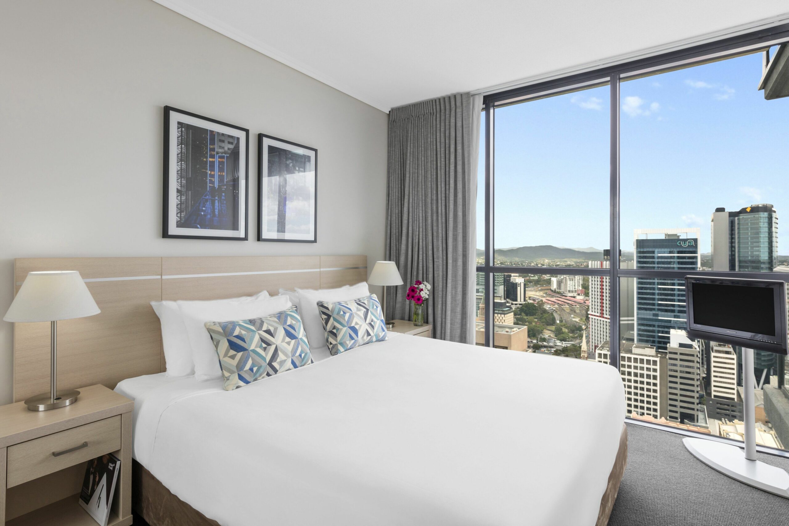 Oaks Brisbane on Charlotte Suites