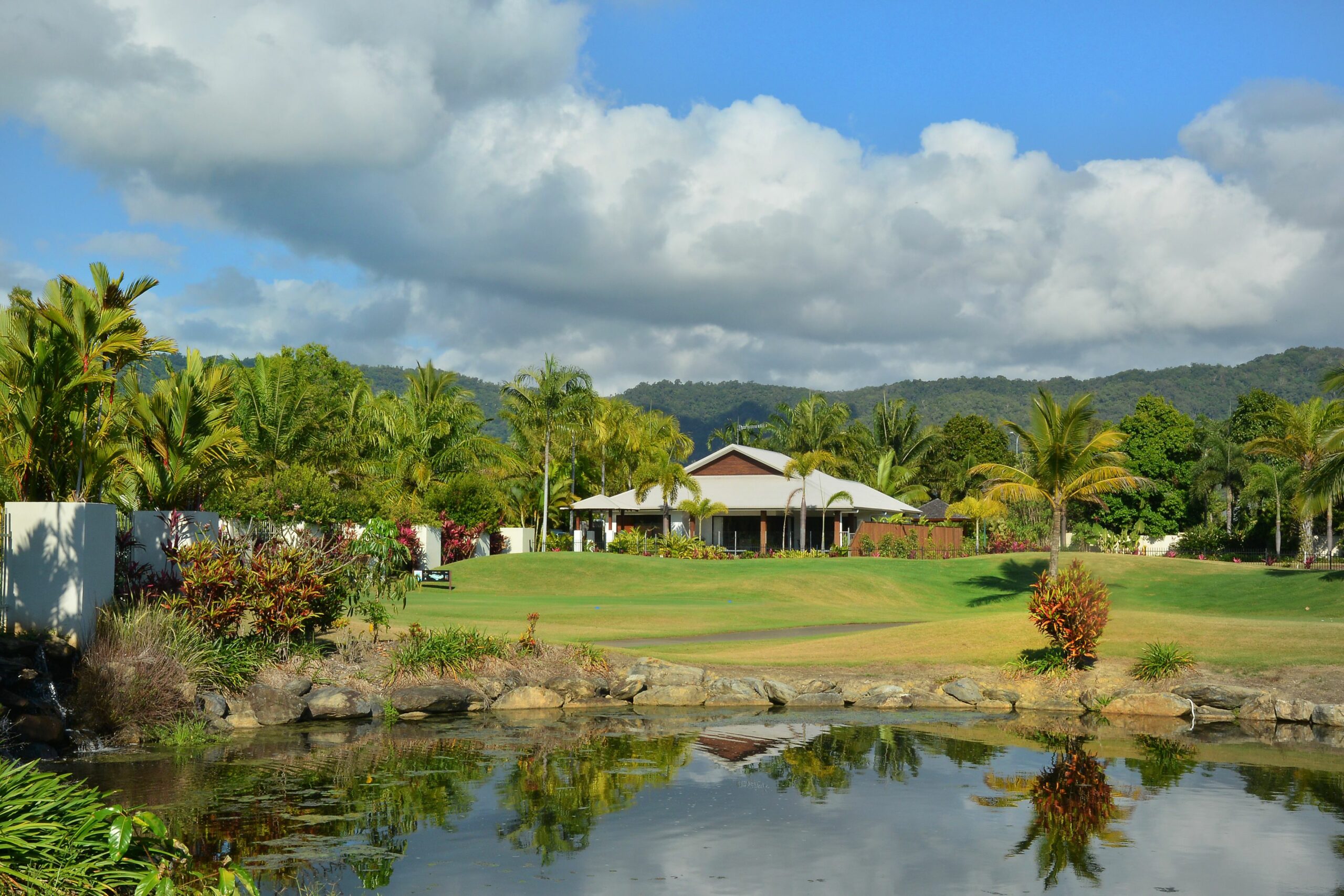 17 Cascade Luxury House on Fairway