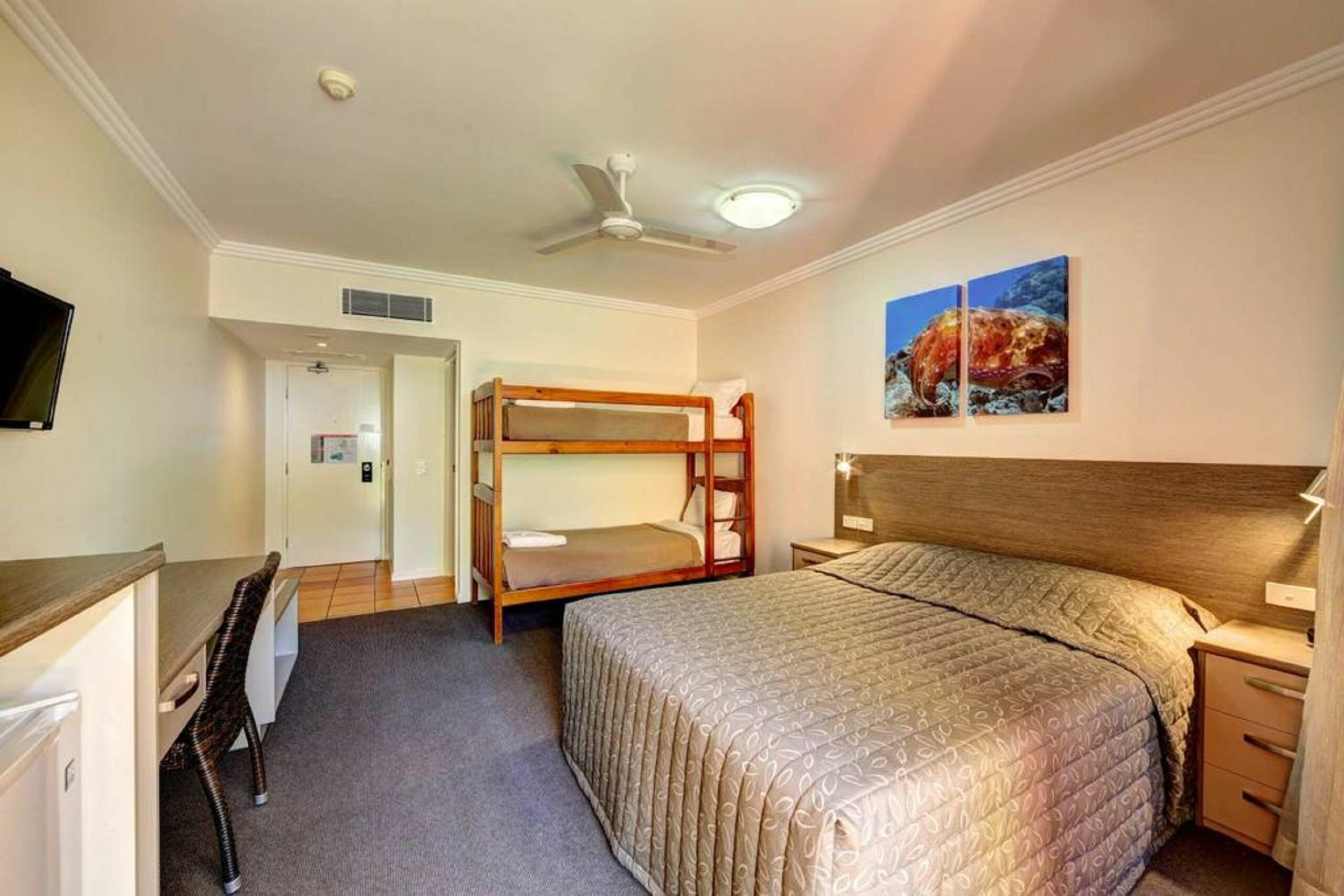 Kacys Bargara Beach Motel