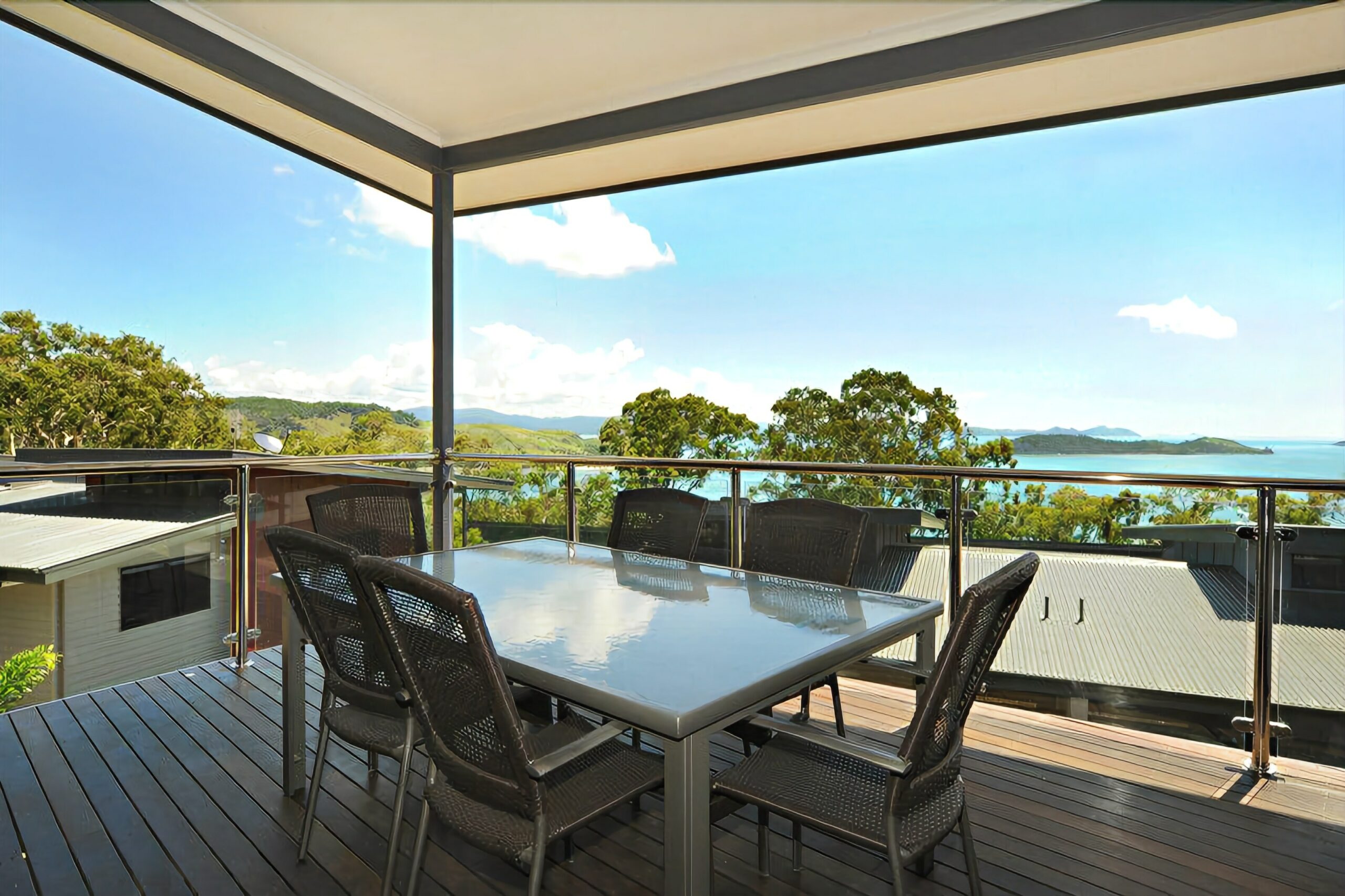 Pinnacle Apartments Hamilton Island