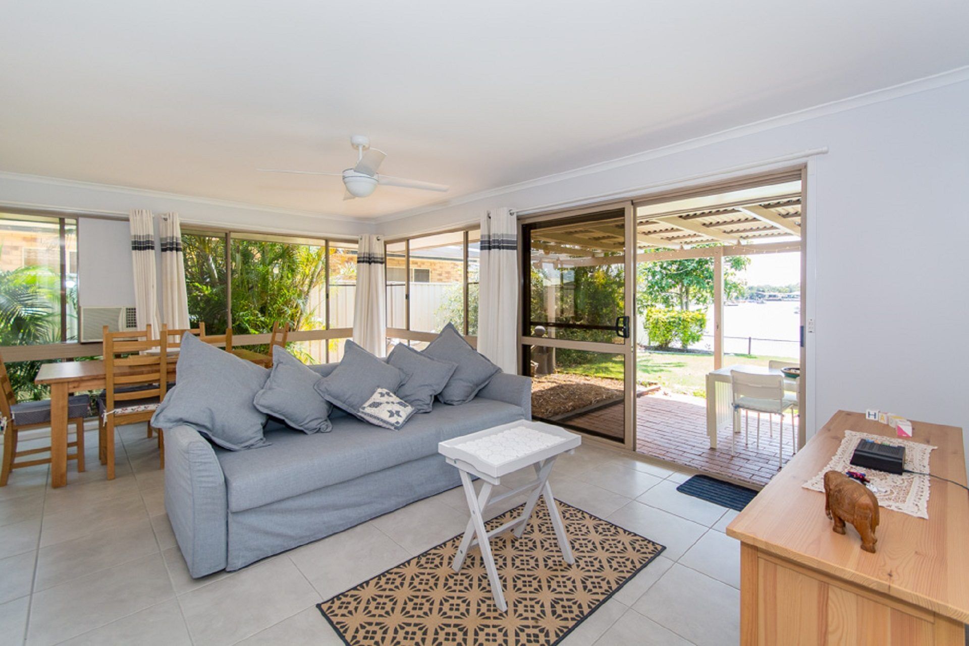 Lowset Home on the Canal - Dolphin Dr, Bongaree