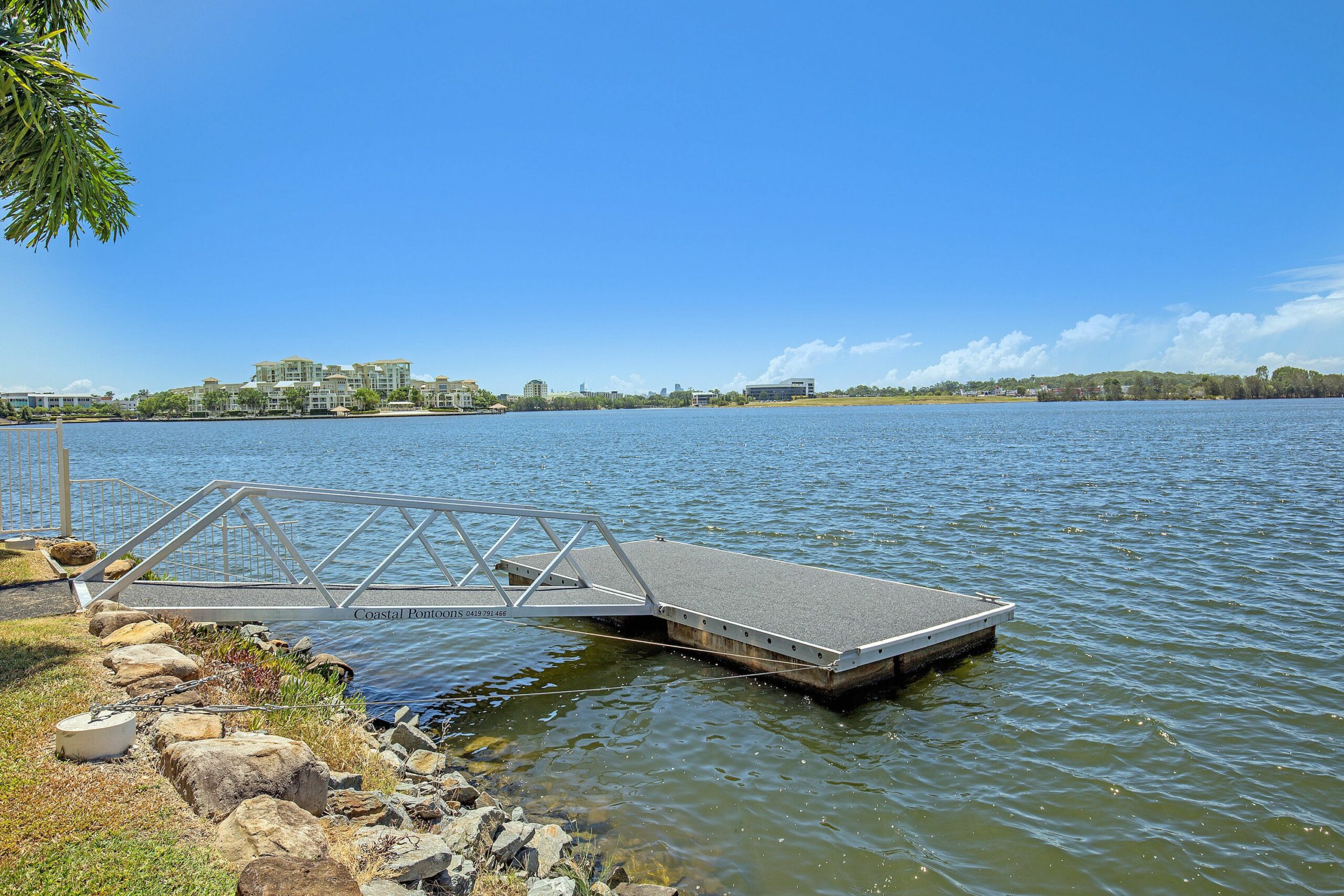 Lakehouse Family Oasis