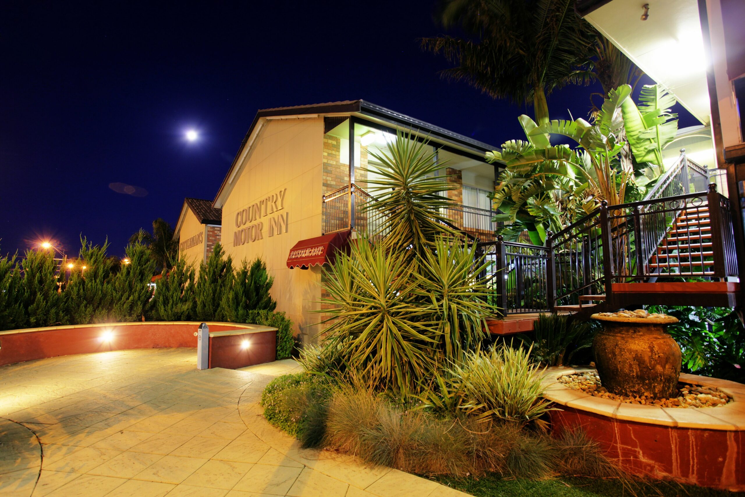 Cattleman’s Country Motor Inn & Serviced Apartments