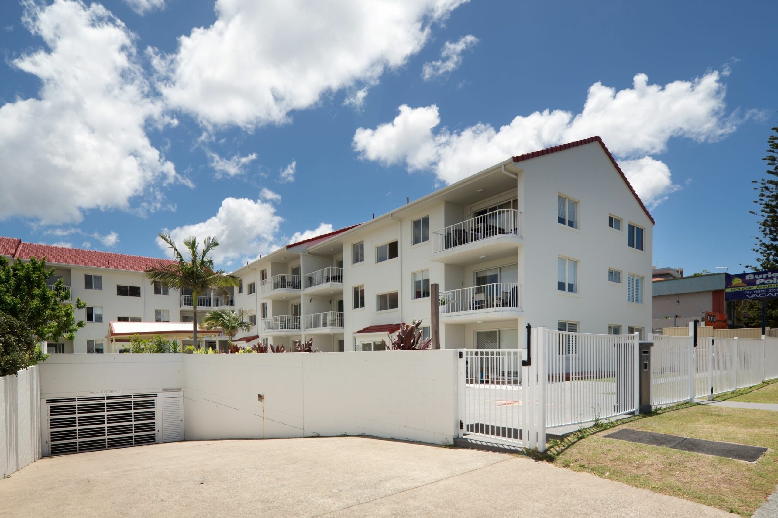 Burleigh Point Holiday Apartments