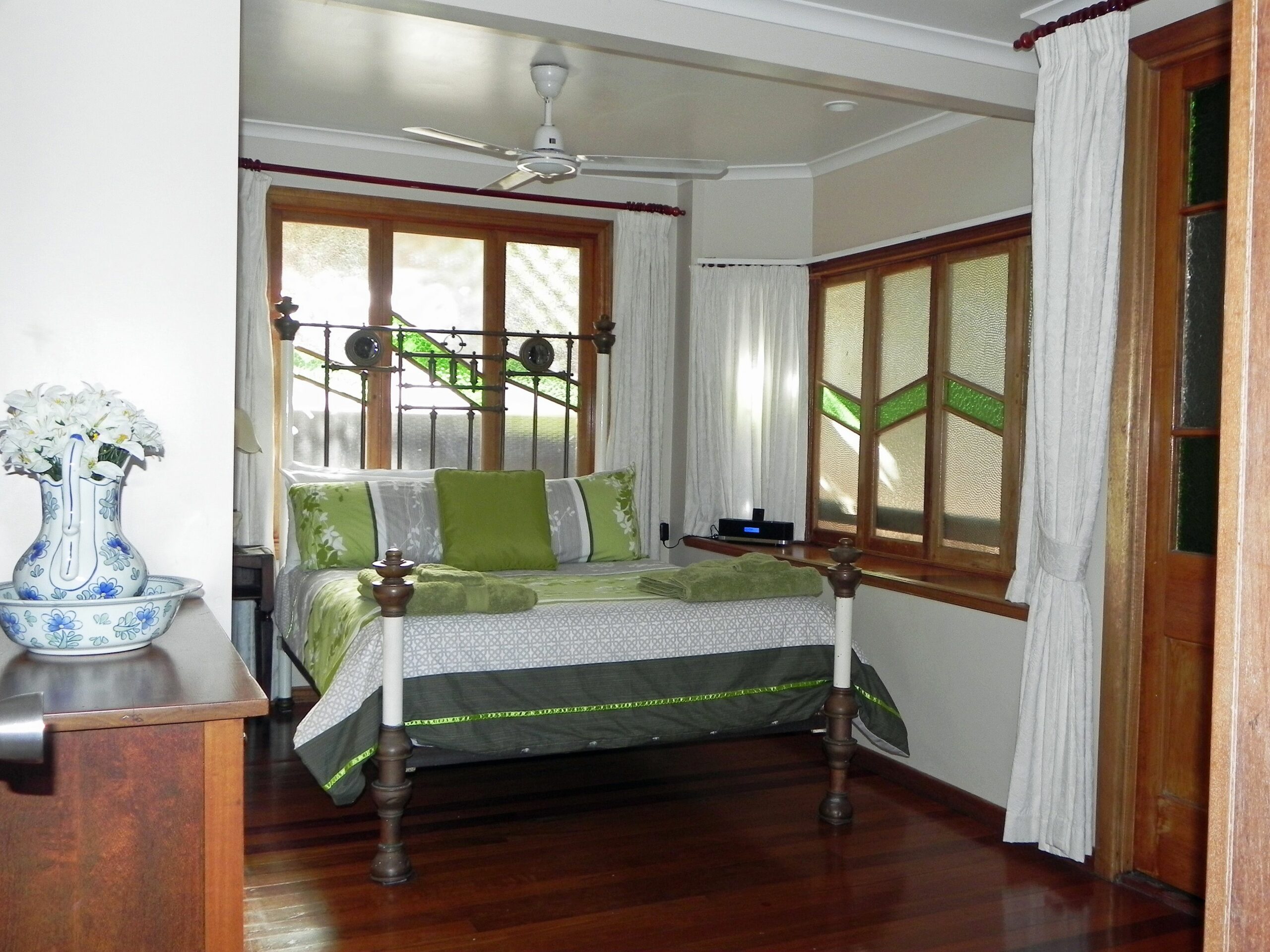 Airlie Waterfront Bed & Breakfast