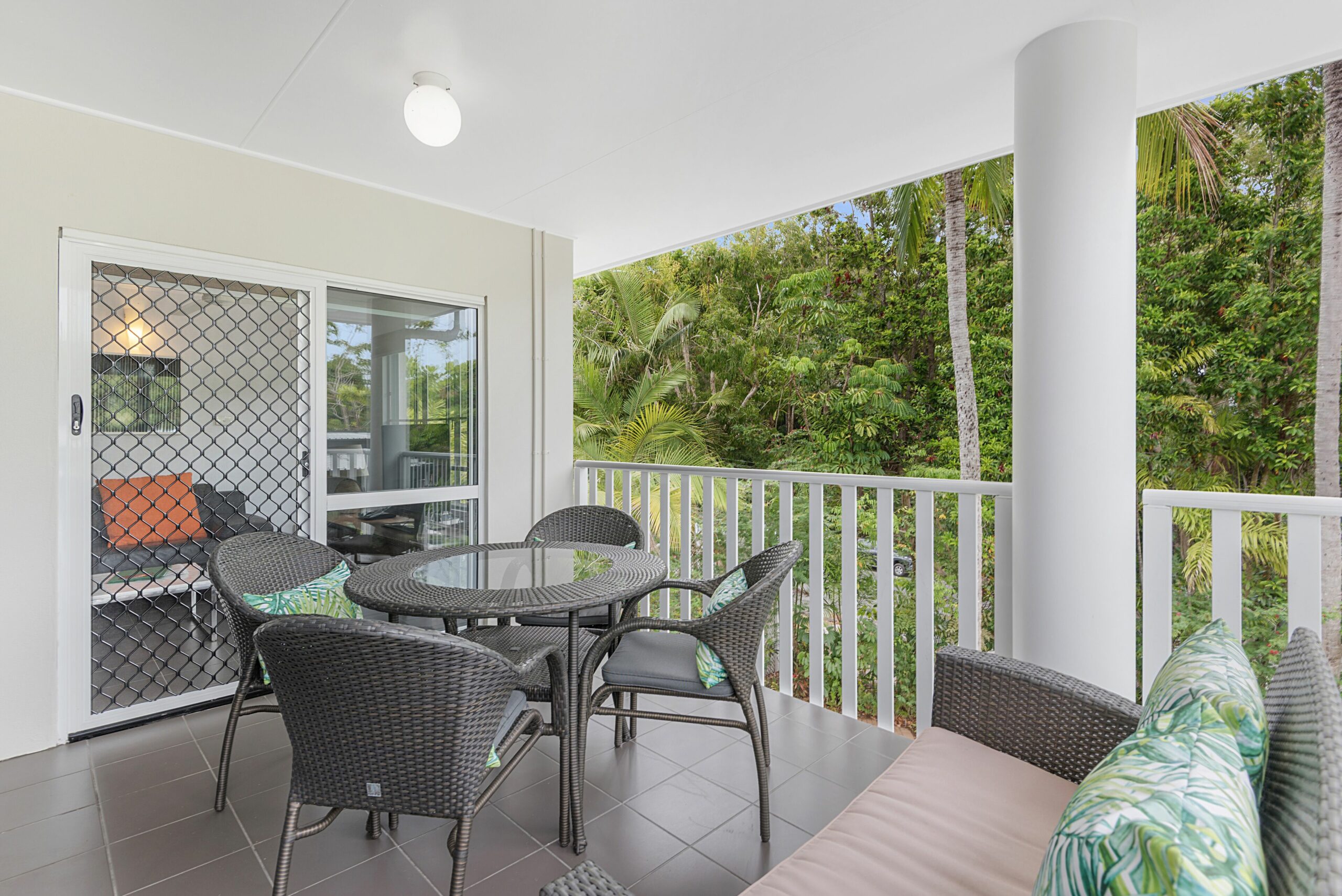 Port Douglas Outrigger Holiday Apartments