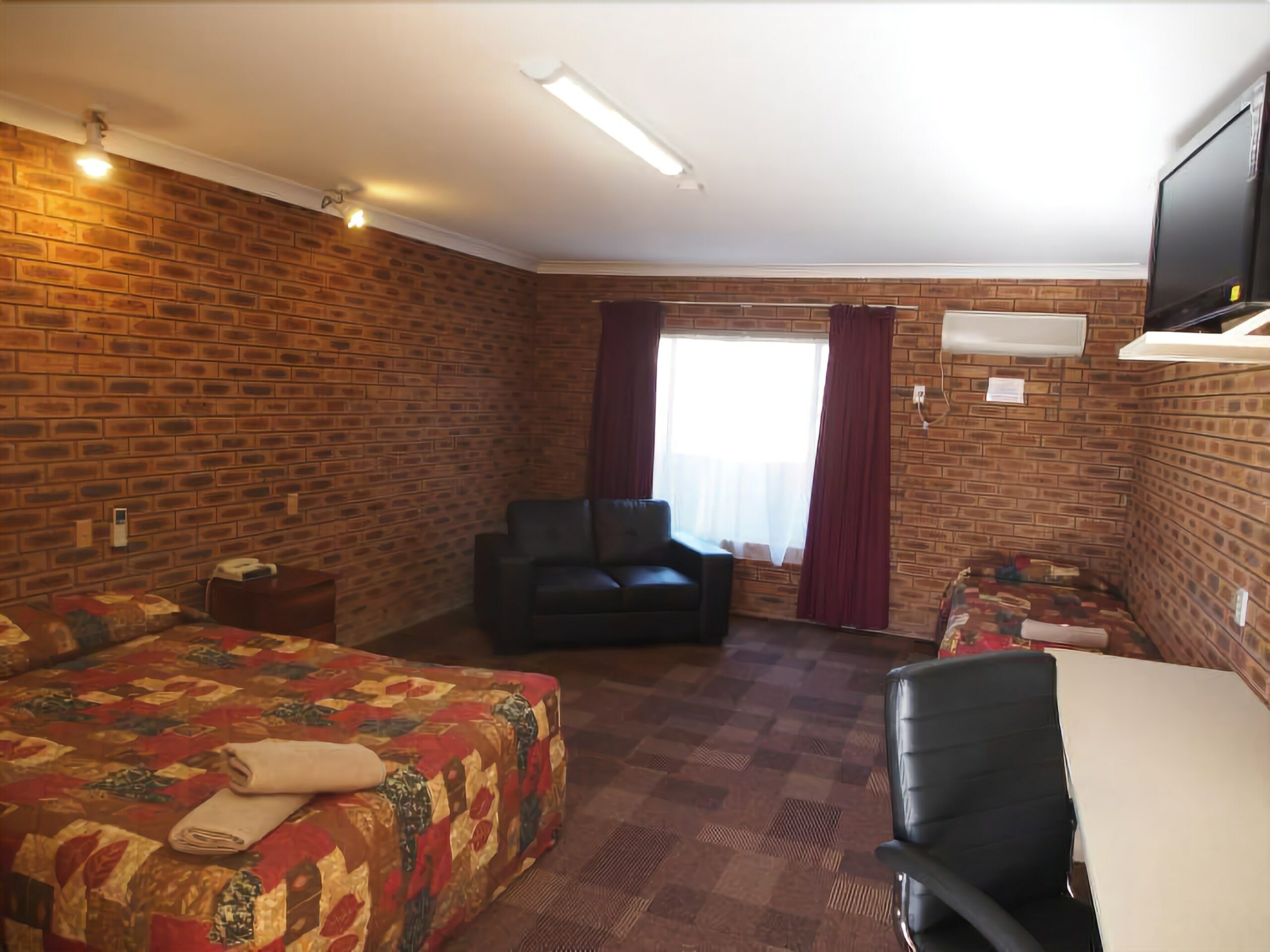 Cobar Town and Country Motor Inn