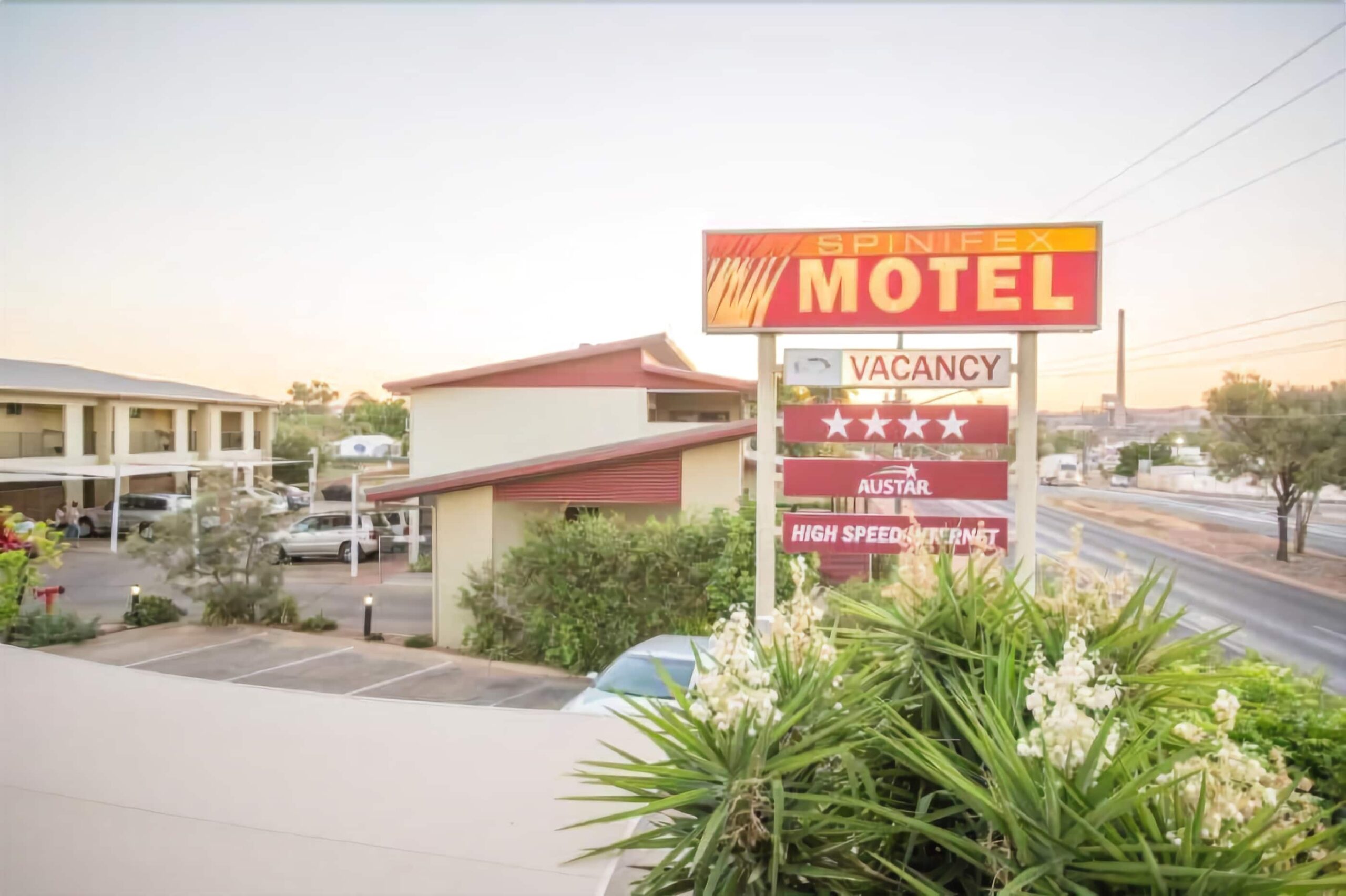 Spinifex Motel & Serviced Apartments