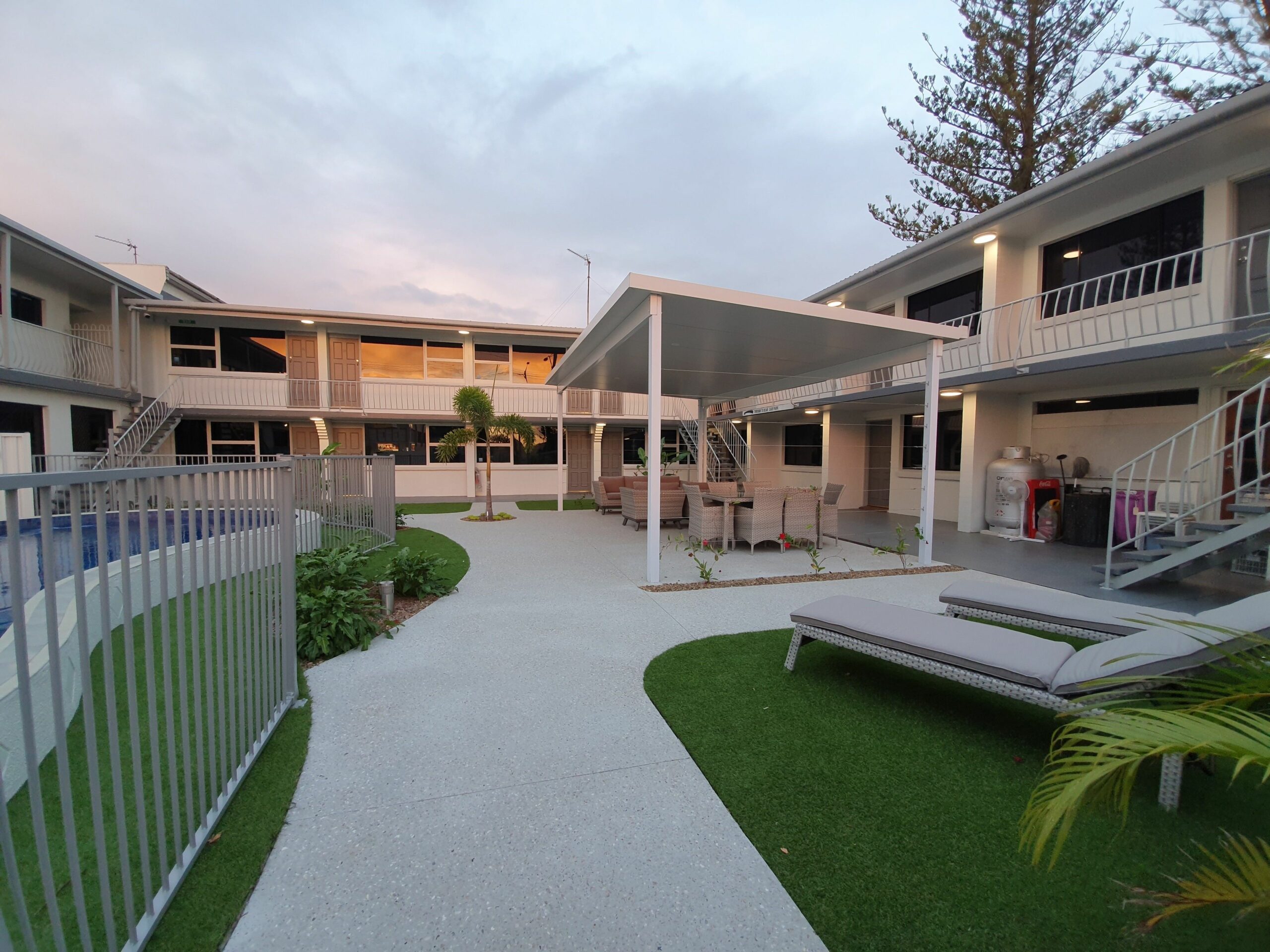 Montego Mermaid Beach Motel