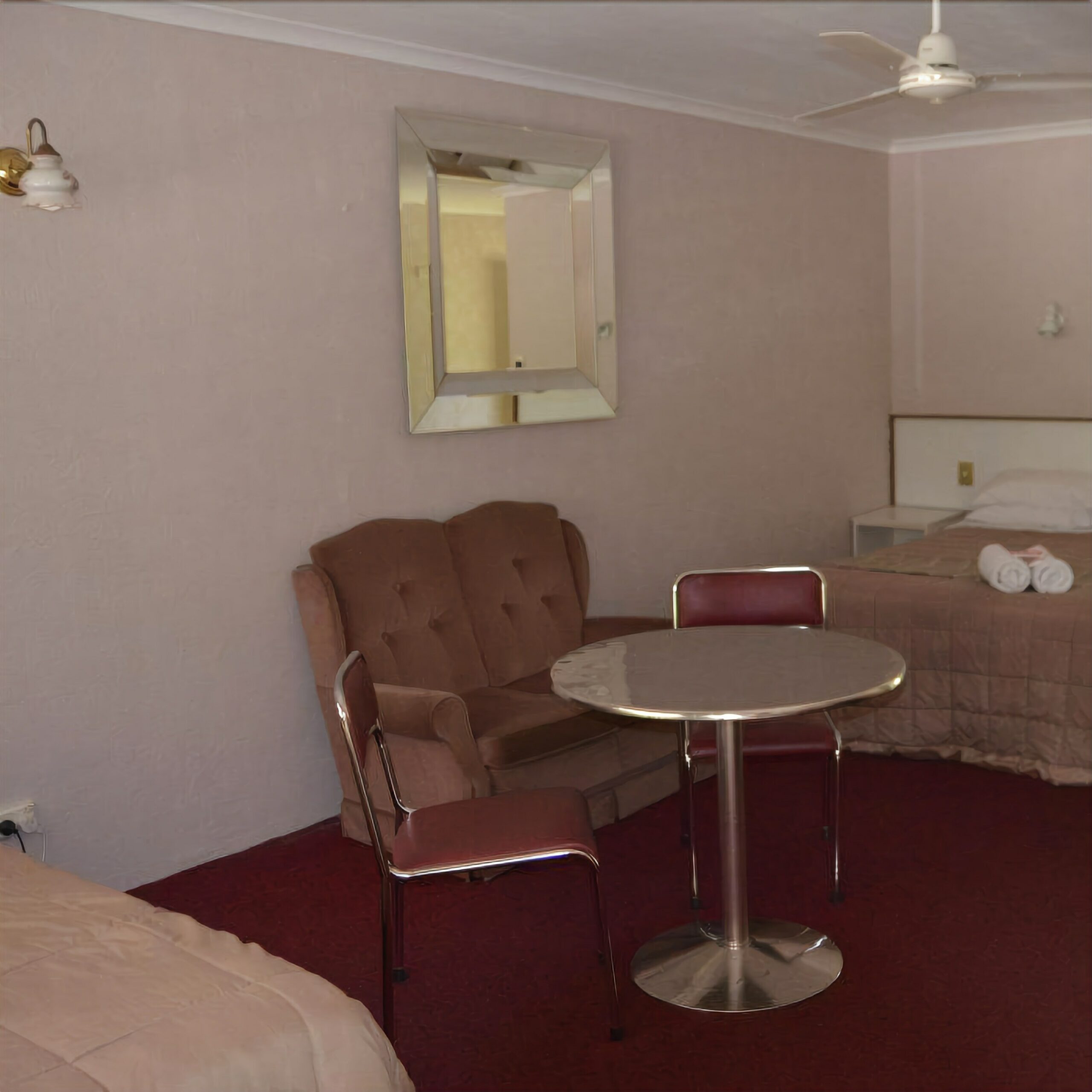 Beerwah Glasshouse Mountains Motel