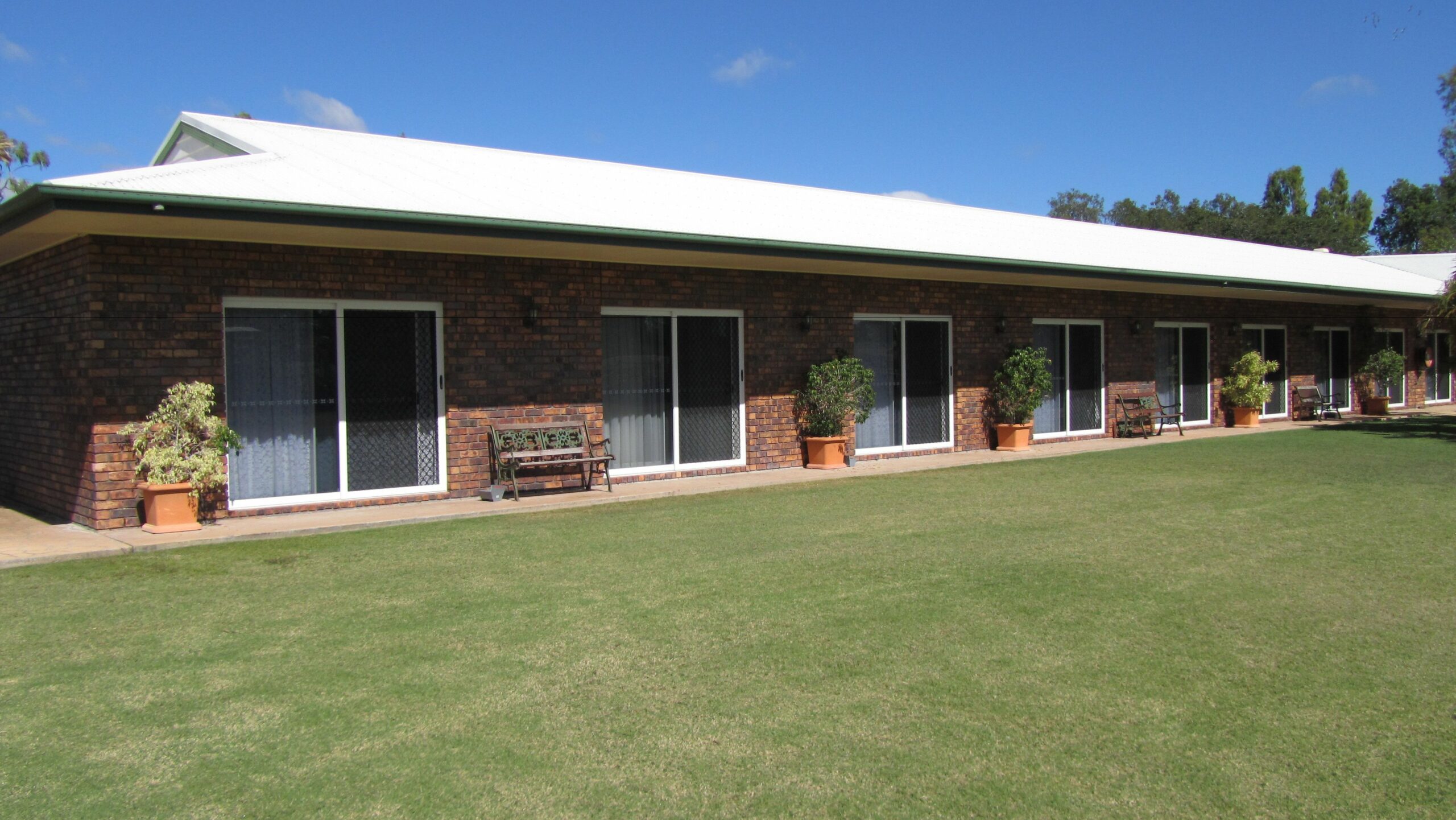 Heritage Lodge Motel