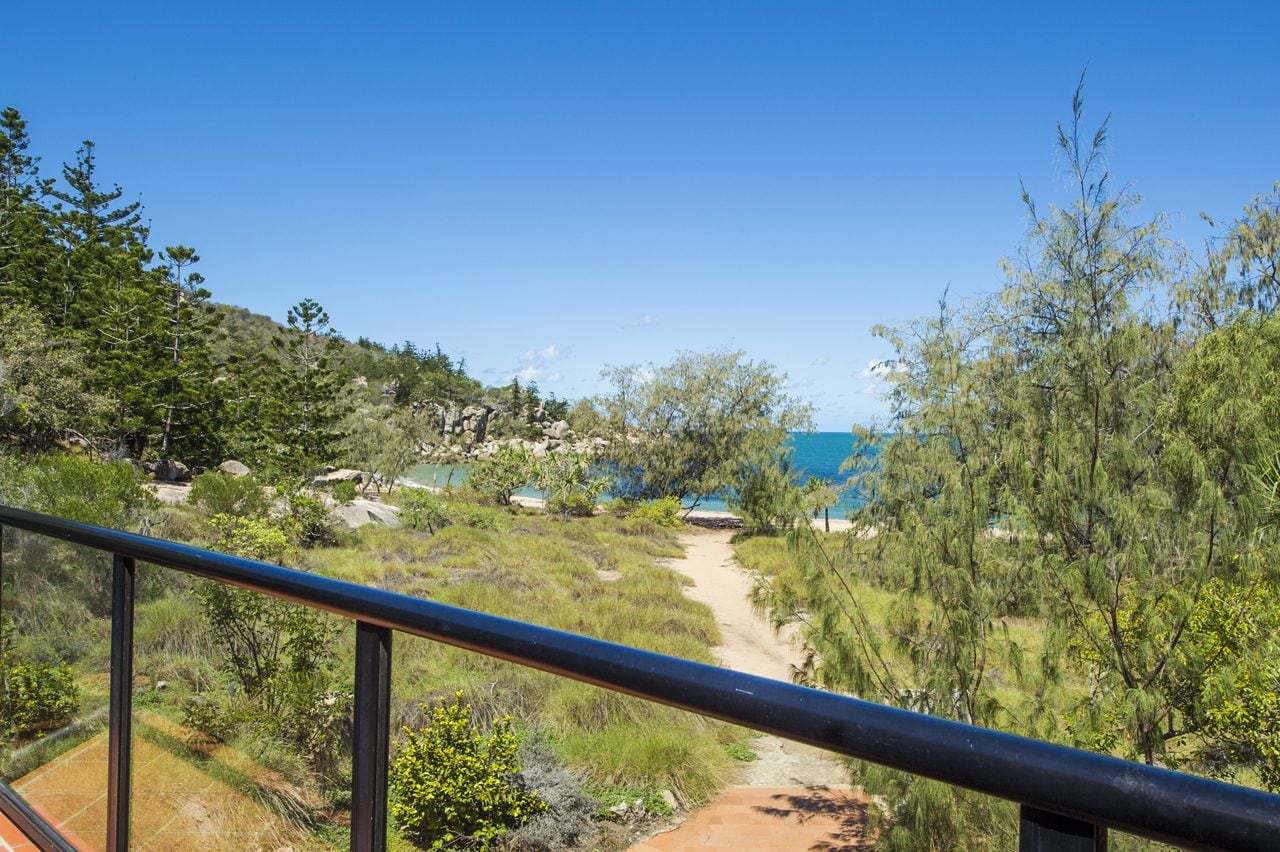 The Beach House at Arthur Bay