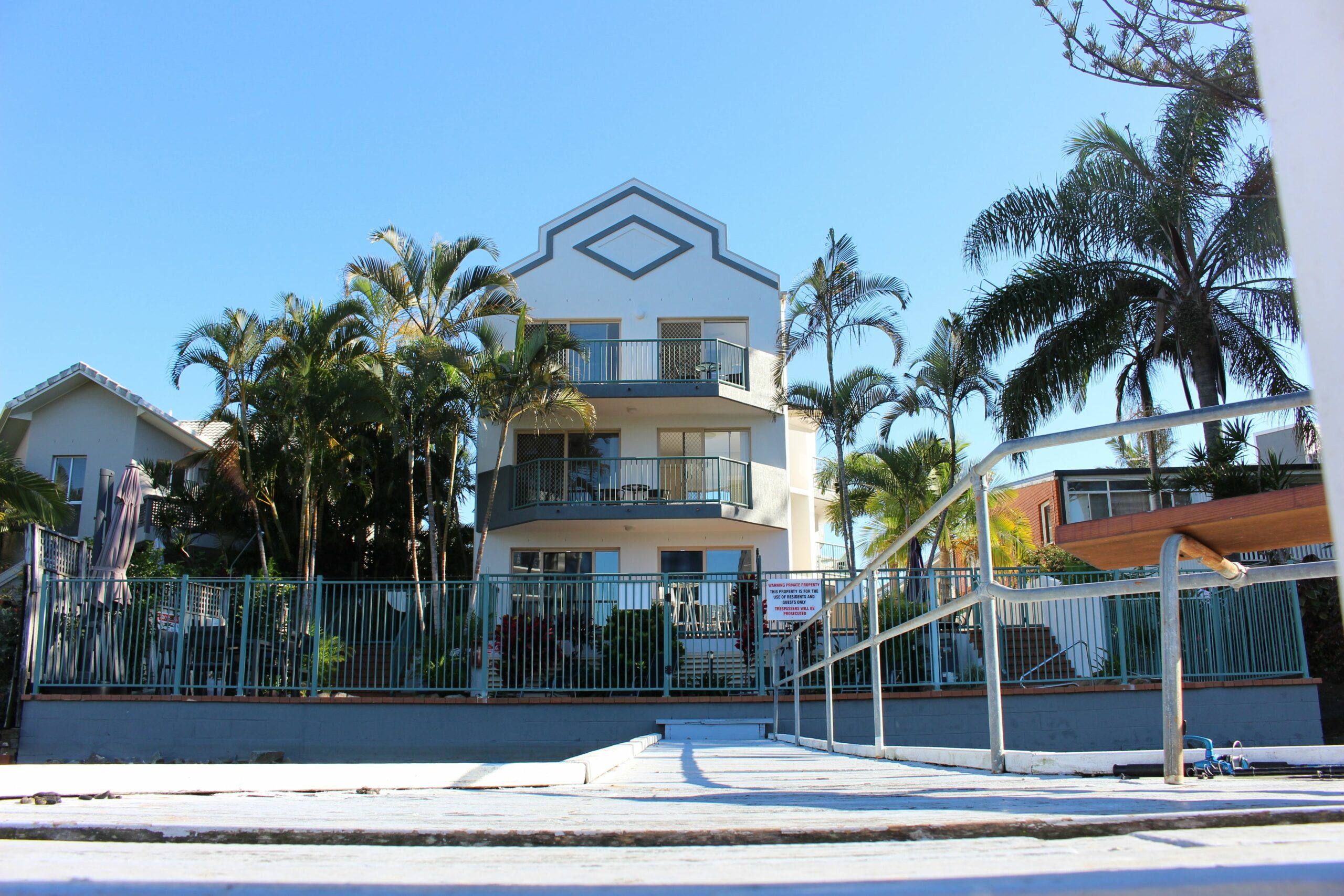 Surfers Riverside Apartments