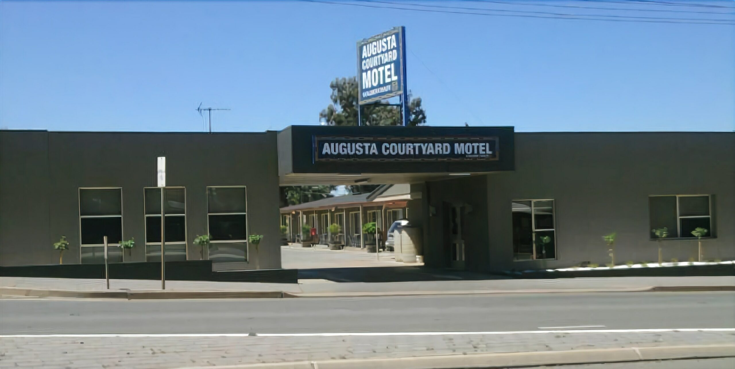 Augusta Courtyard Motel