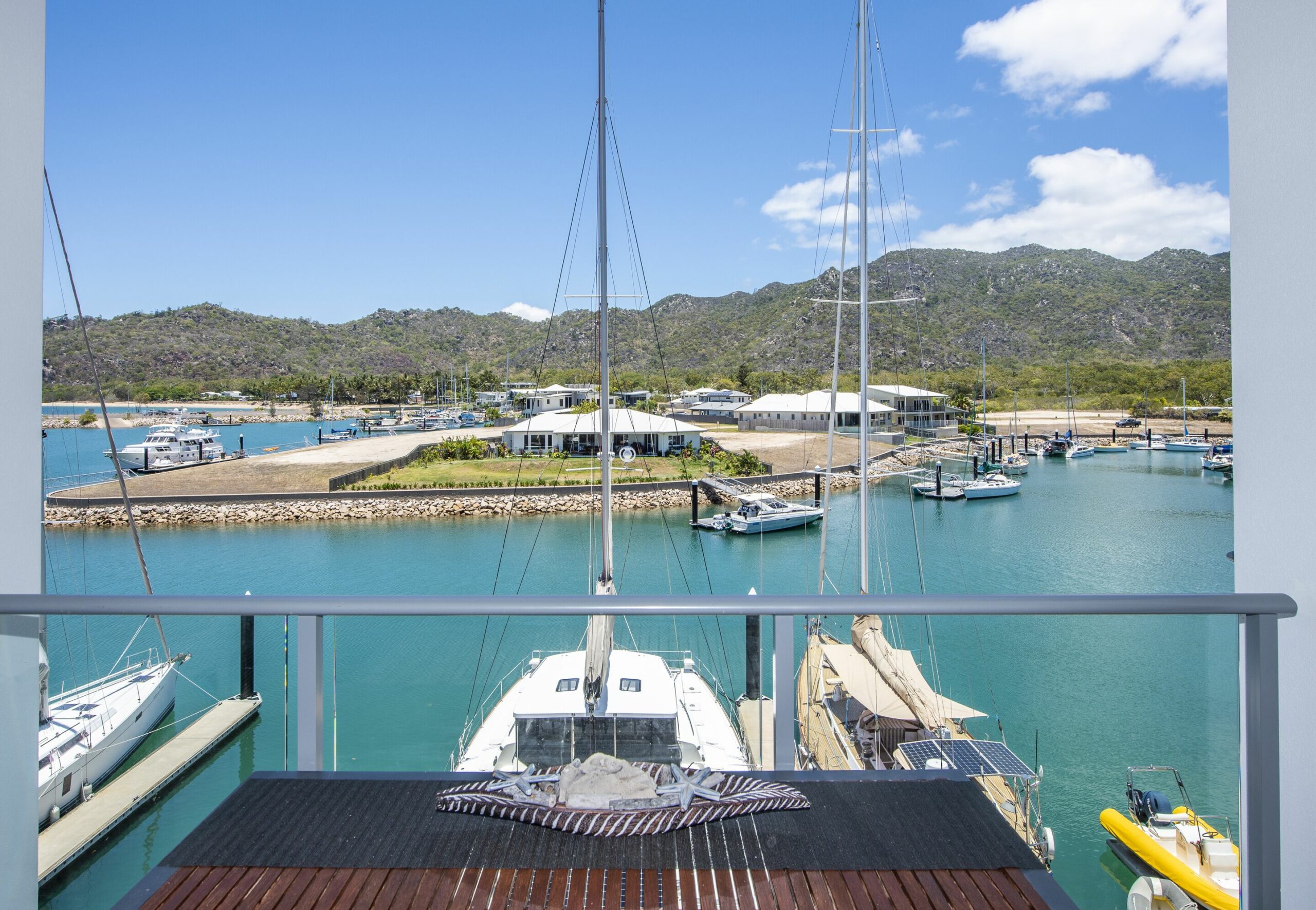 Absolute Waterfront Magnetic Island