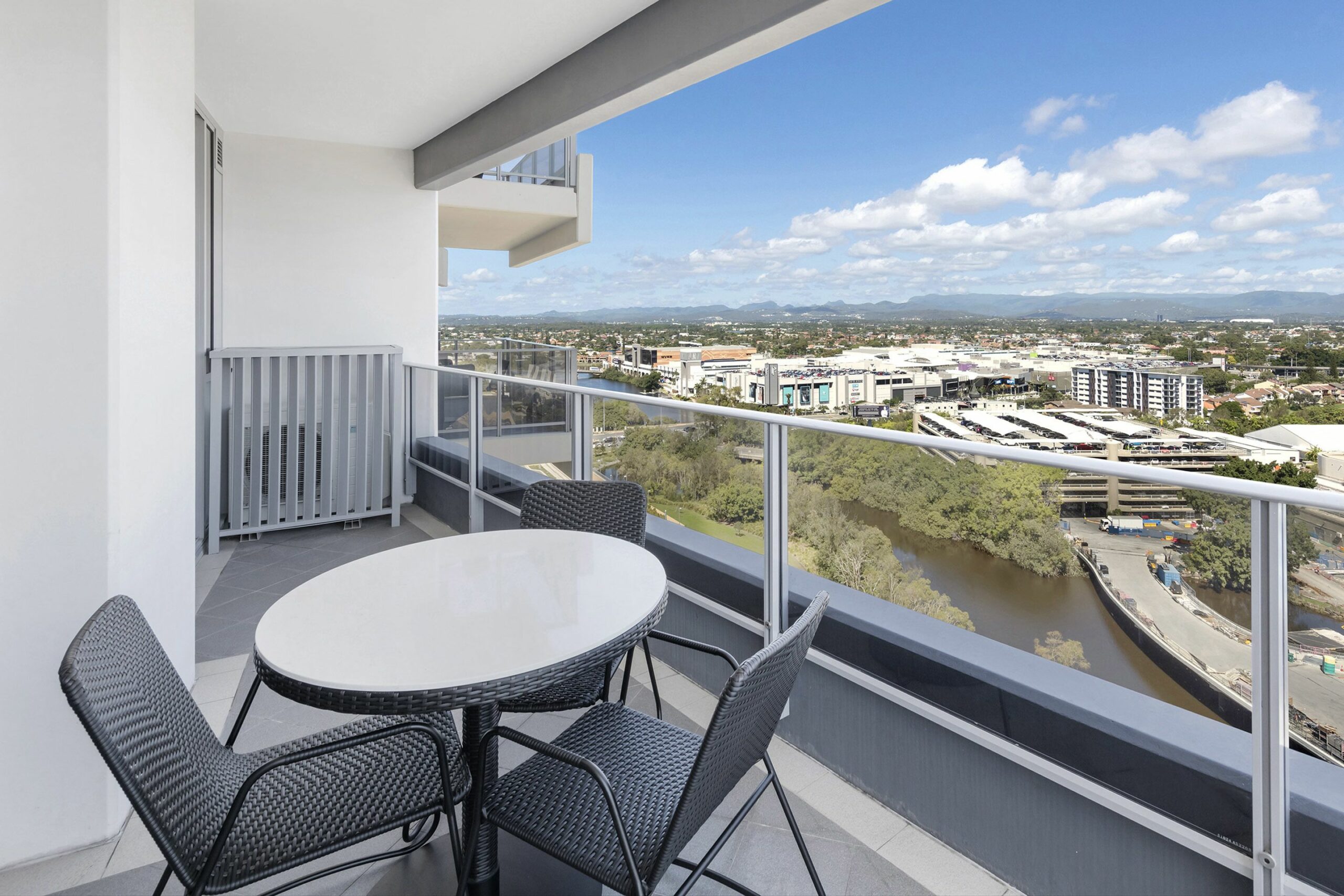 Meriton Suites Broadbeach, Gold Coast