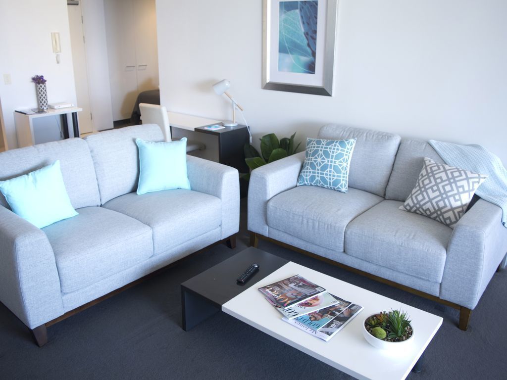 Central Surfers Paradise - Seaview Deluxe Spa Apartment