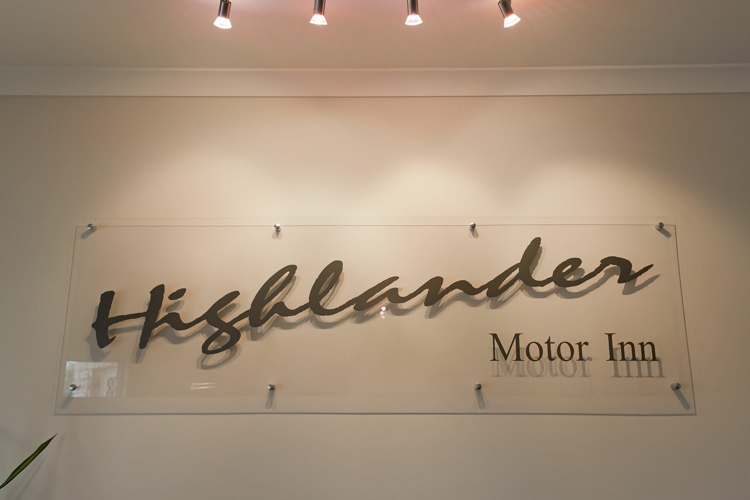 Highlander Motor Inn & Apartments