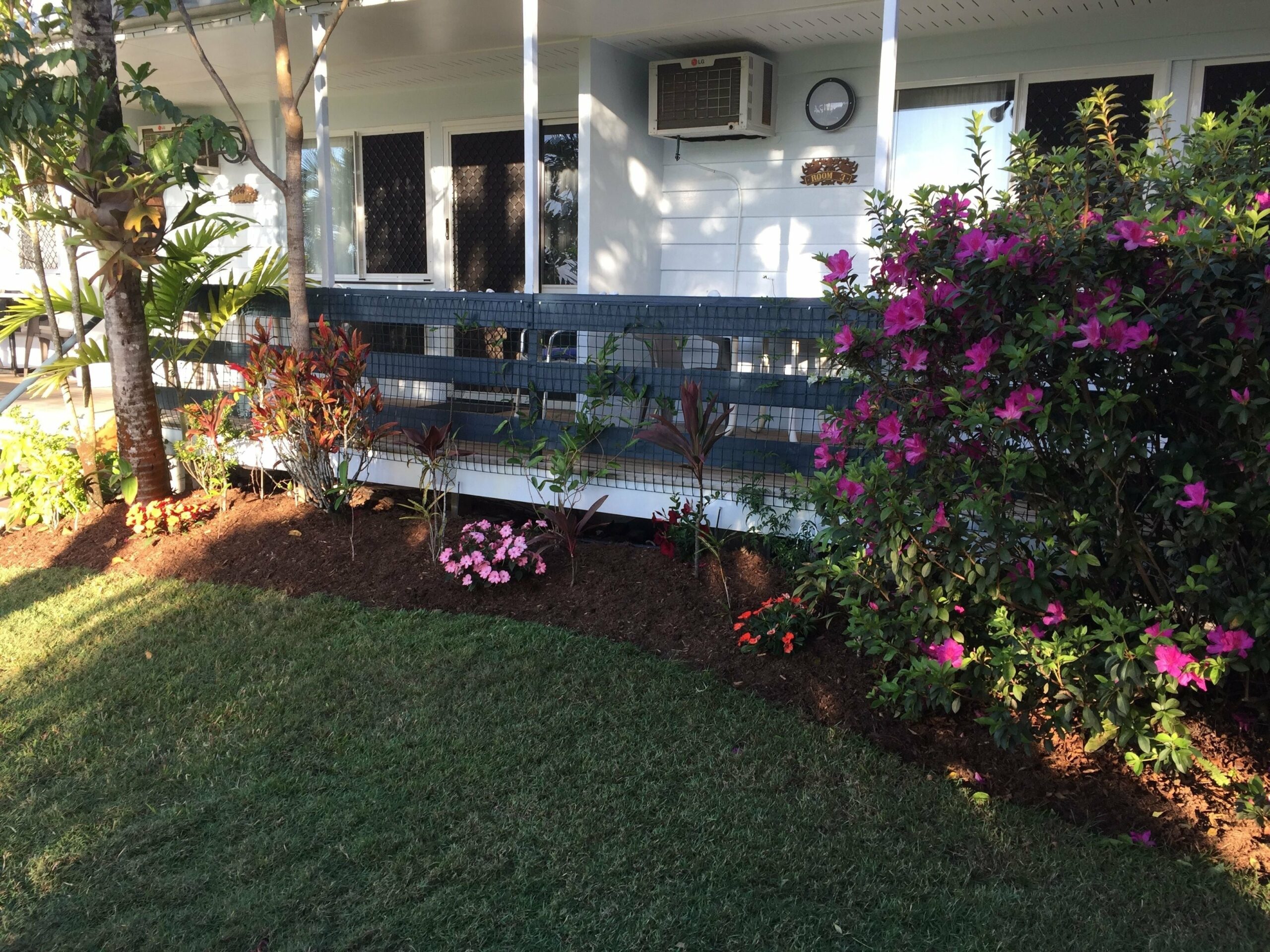 Cardwell Beachfront Motel