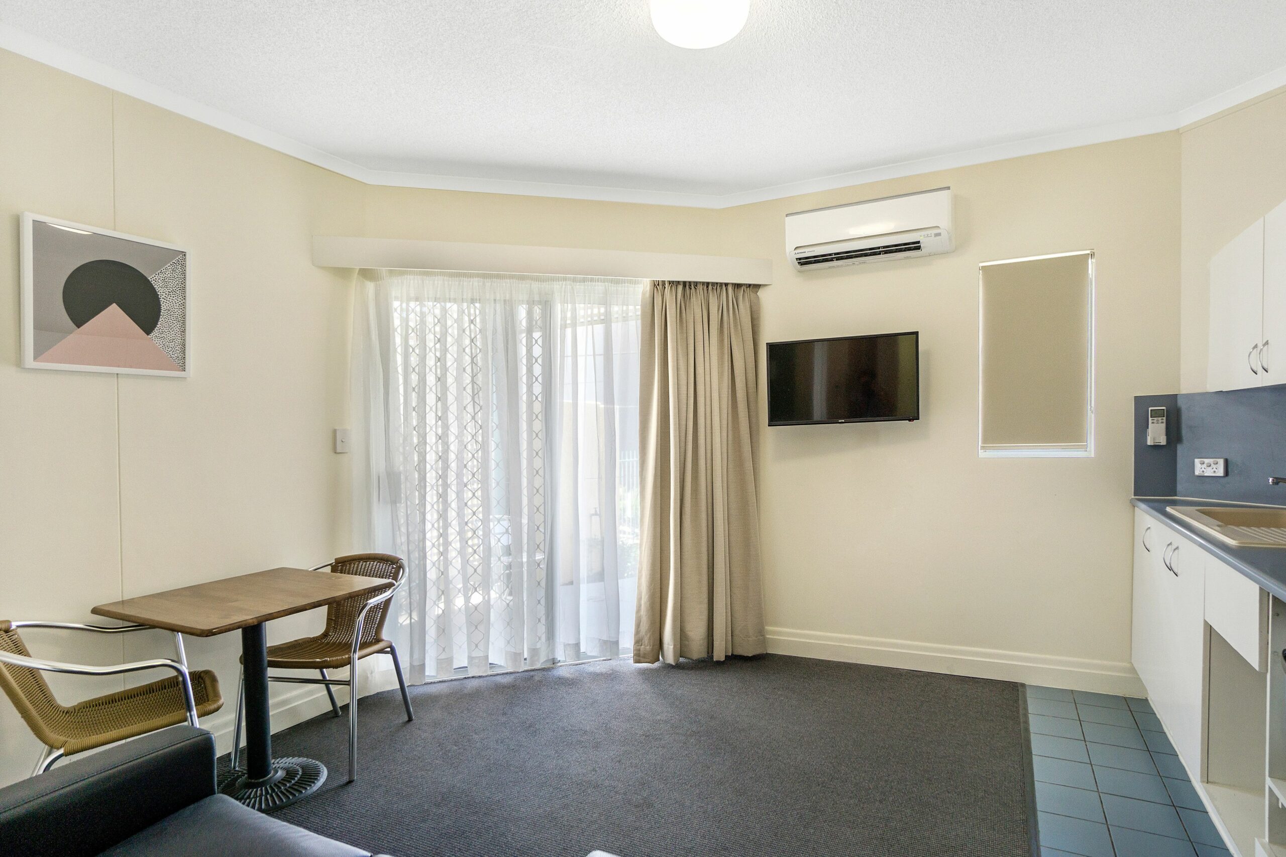 Toowong Inn & Suites