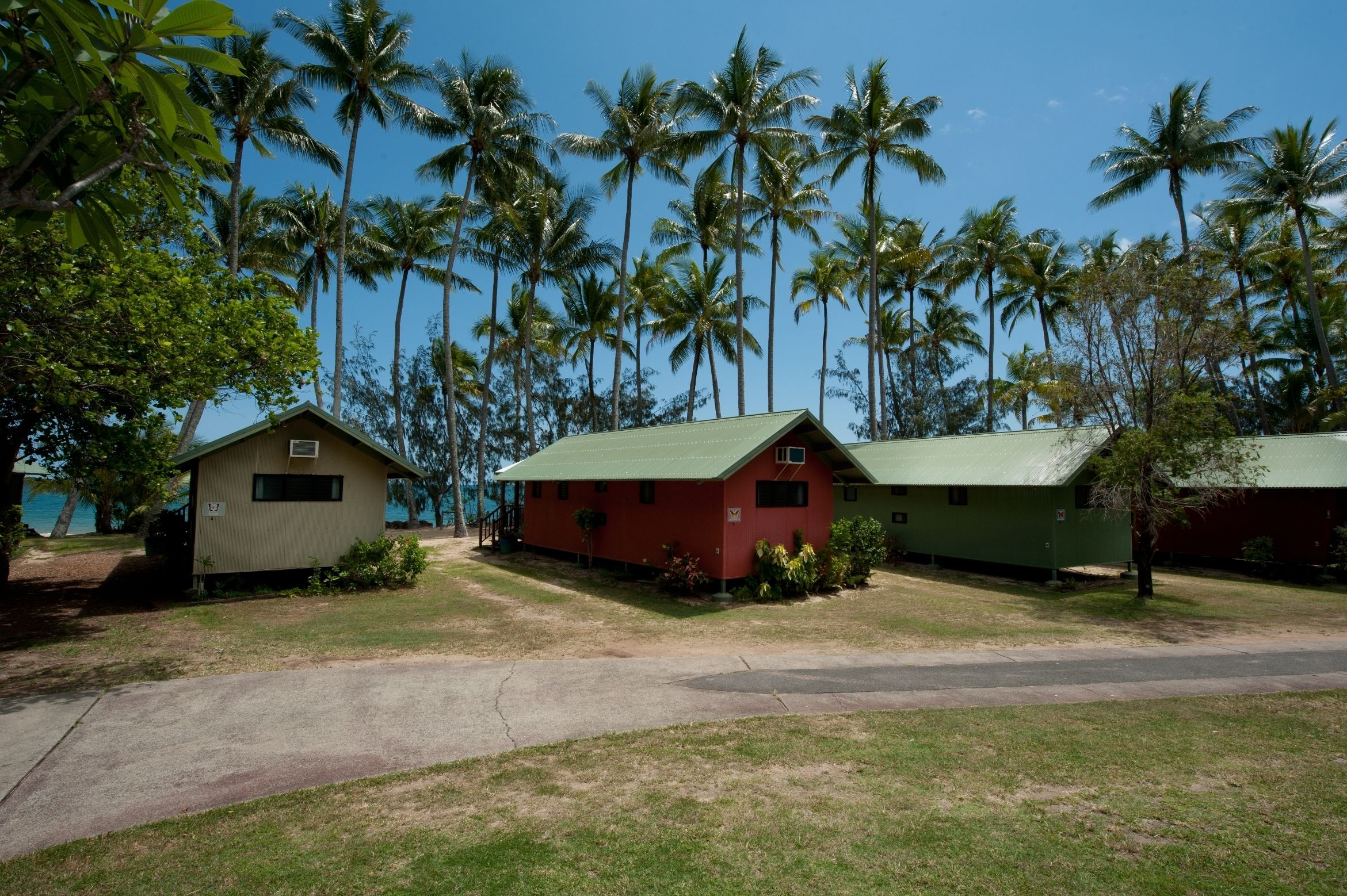 Ellis Beach Oceanfront Bungalows - Campground